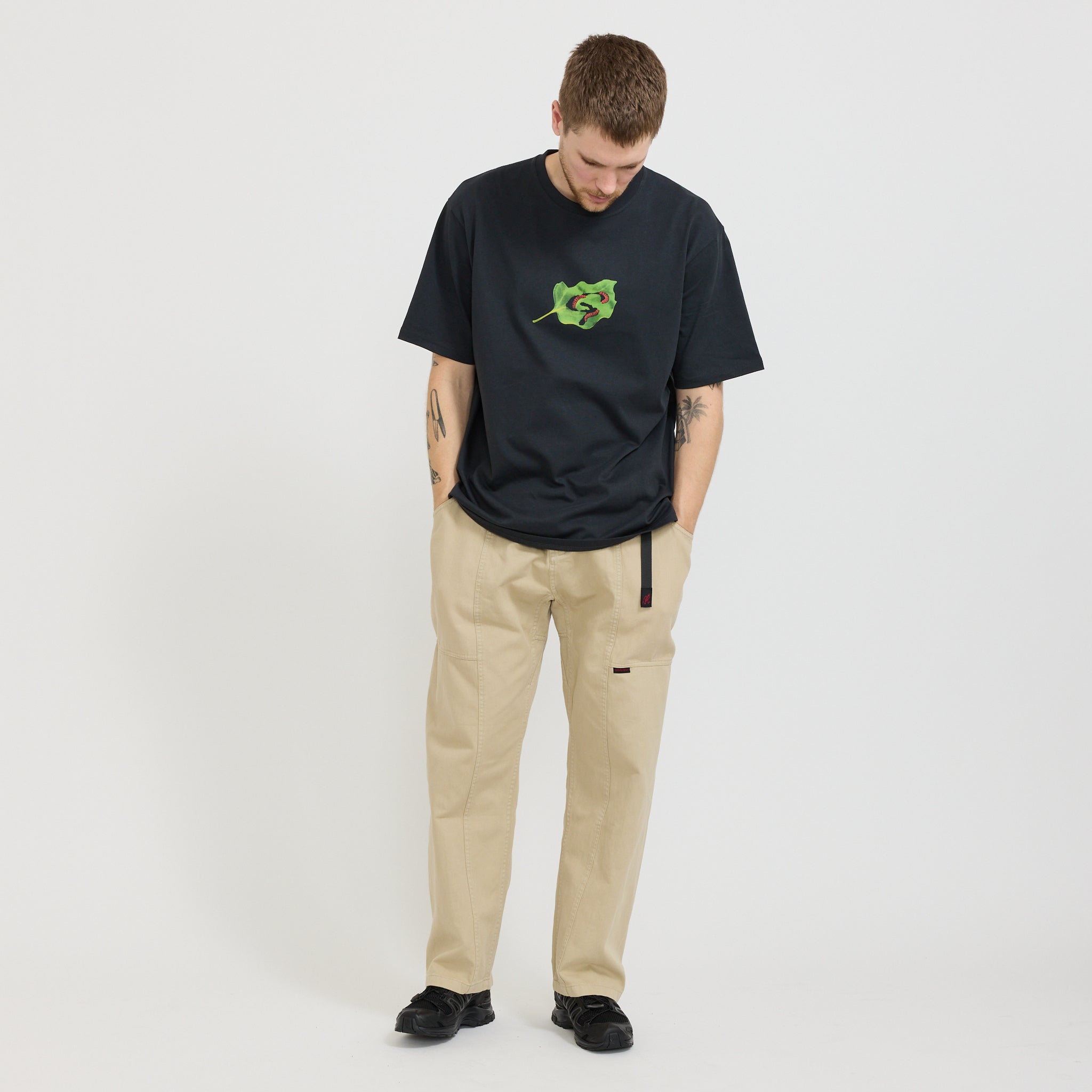 Gramicci | Leaf Tee Vintage Black | Maplestore