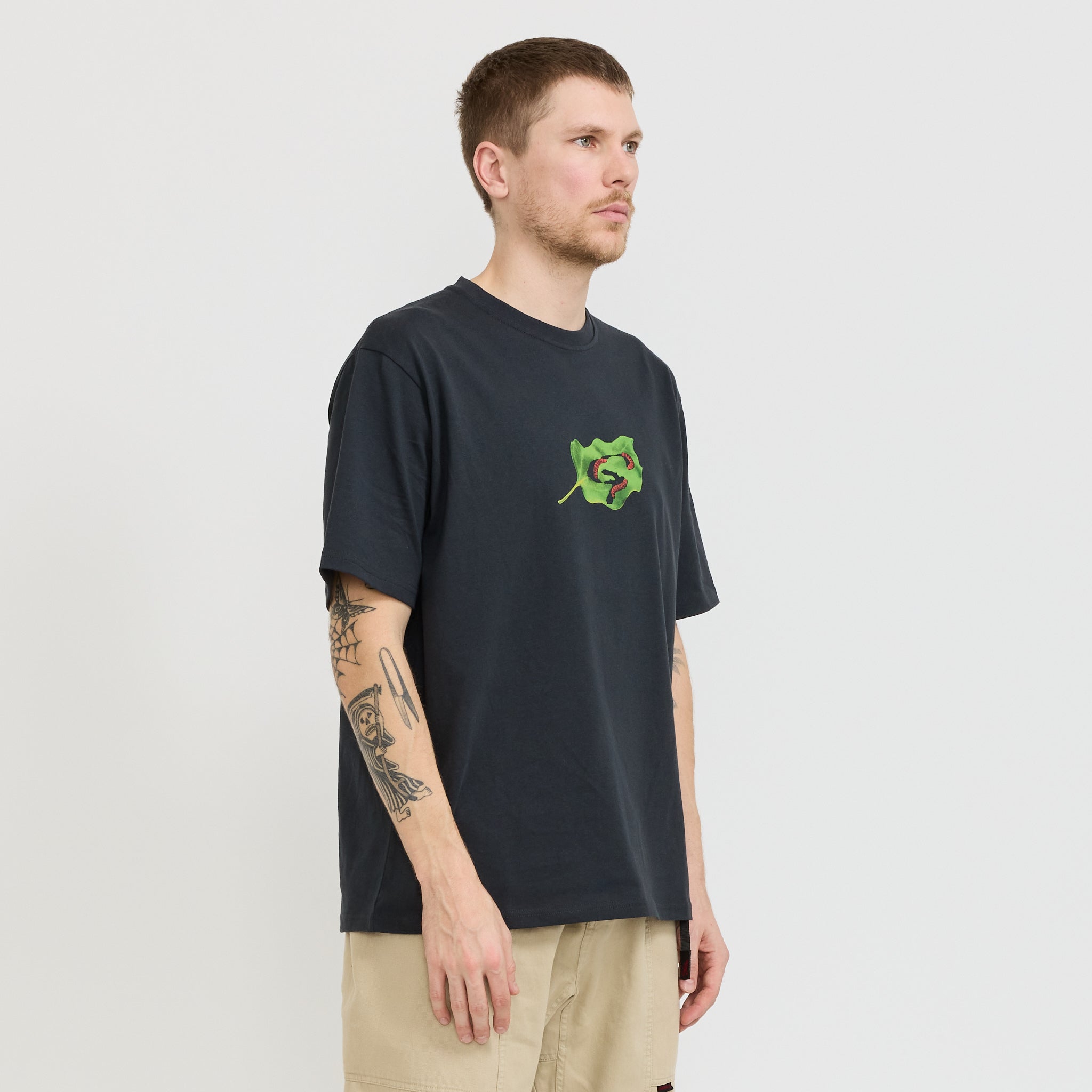 Gramicci | Leaf Tee Vintage Black | Maplestore