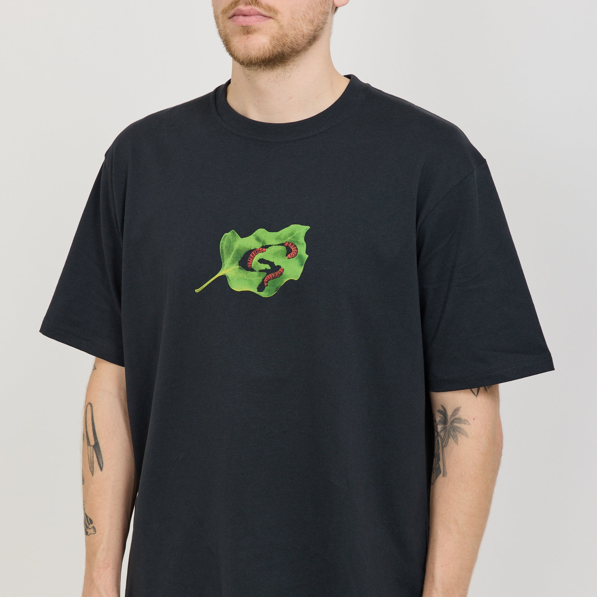 Gramicci | Leaf Tee Vintage Black | Maplestore