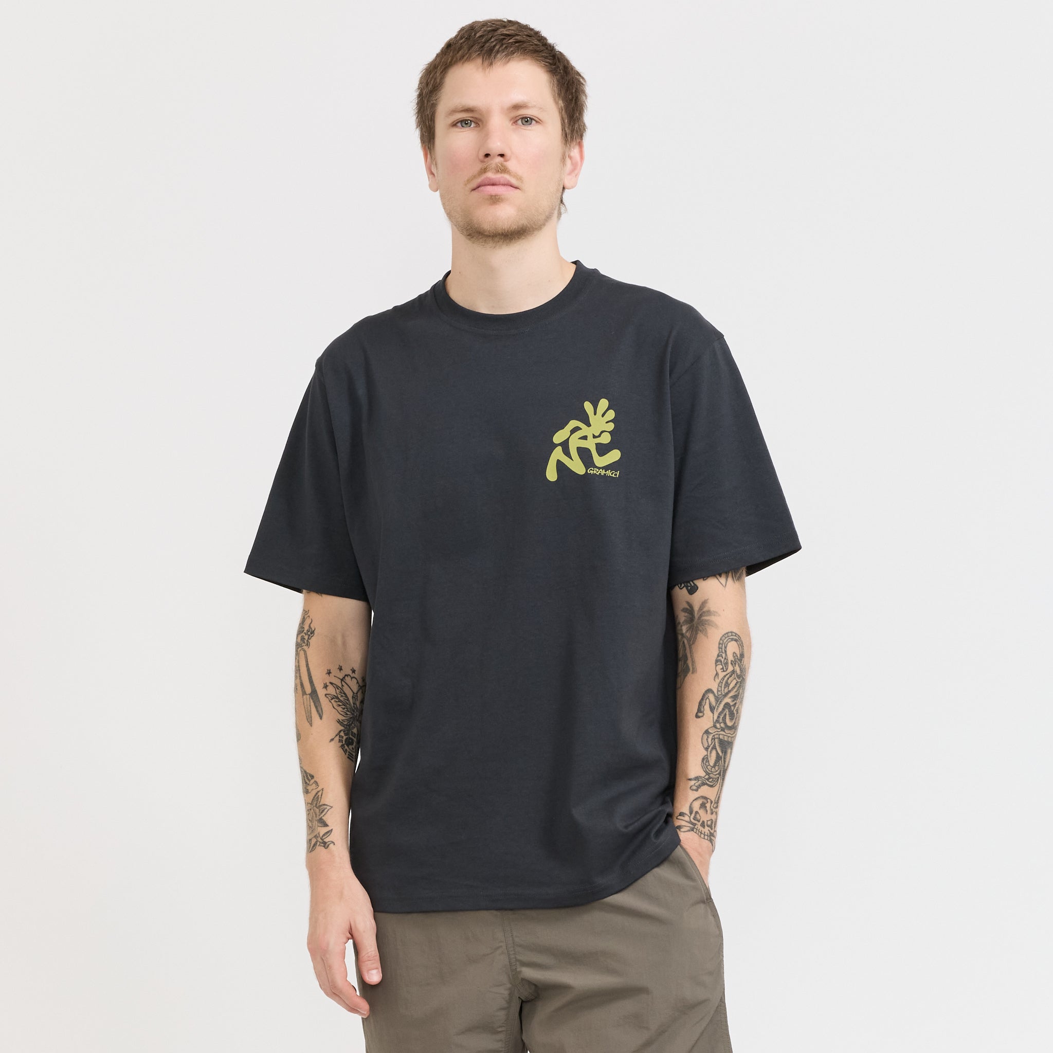 Gramicci | Running Man Tee Vintage Black | Maplestore
