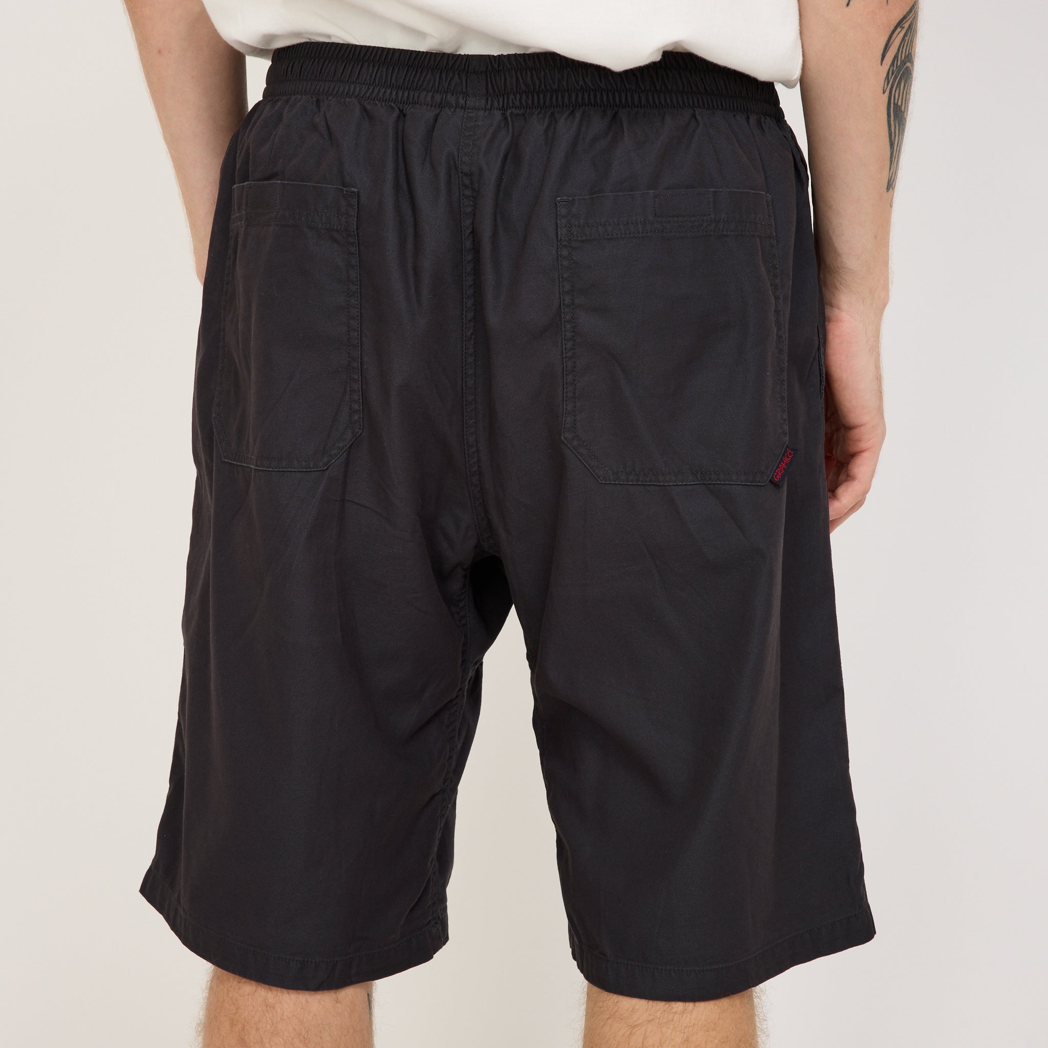 Gramicci | Swell Short Black | Maplestore