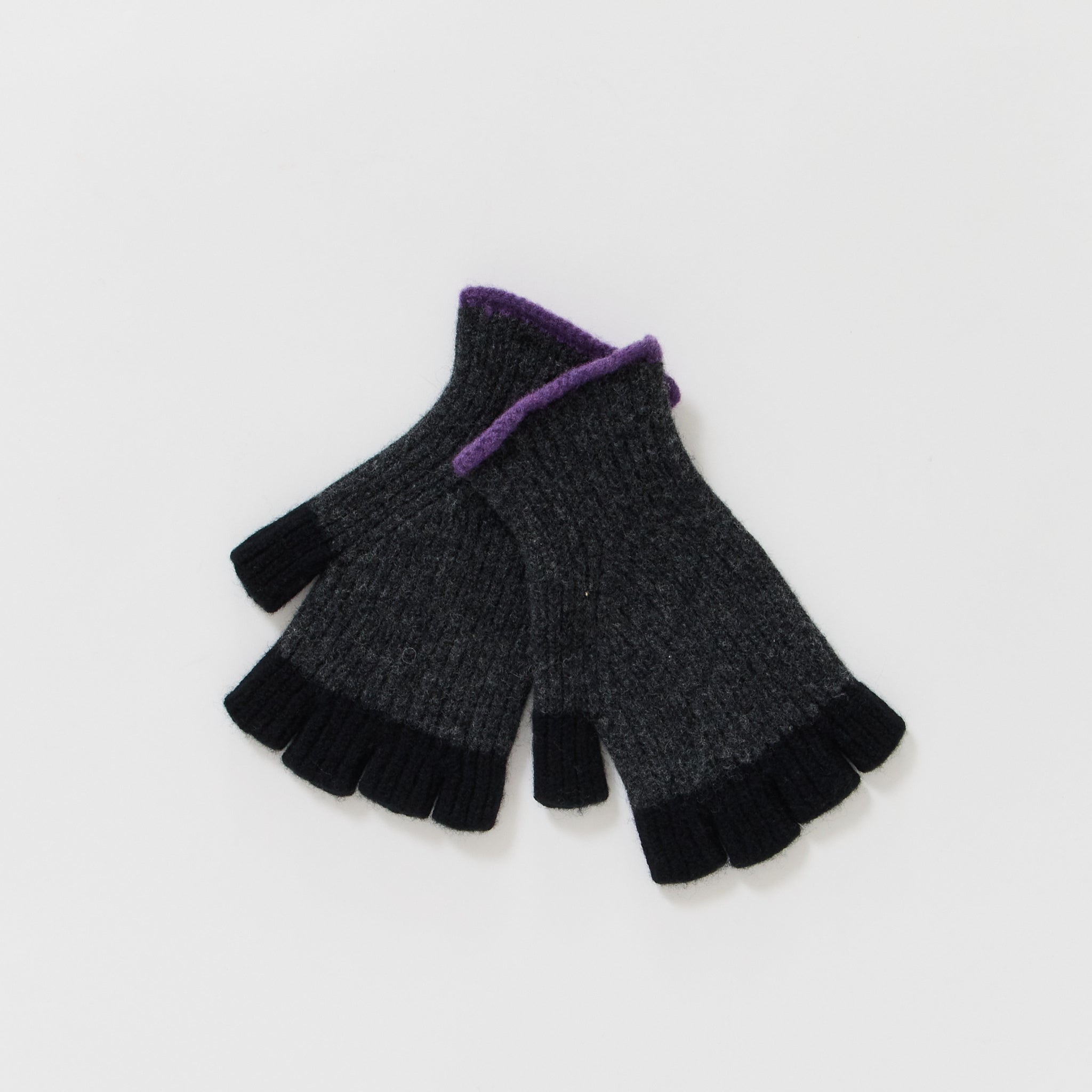 No Fingers In There Gloves Black
