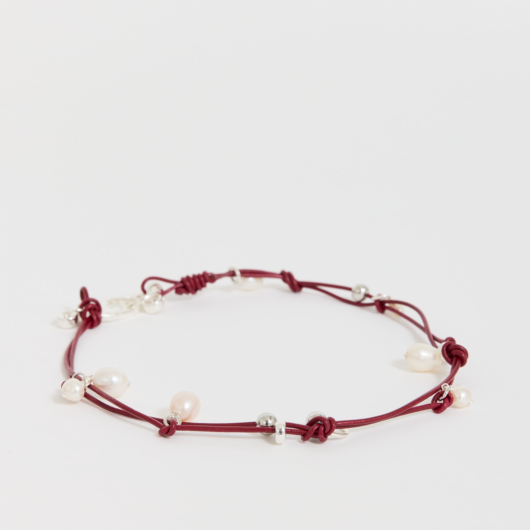 Joye | Barb Charm Necklace Burgundy | Maplestore