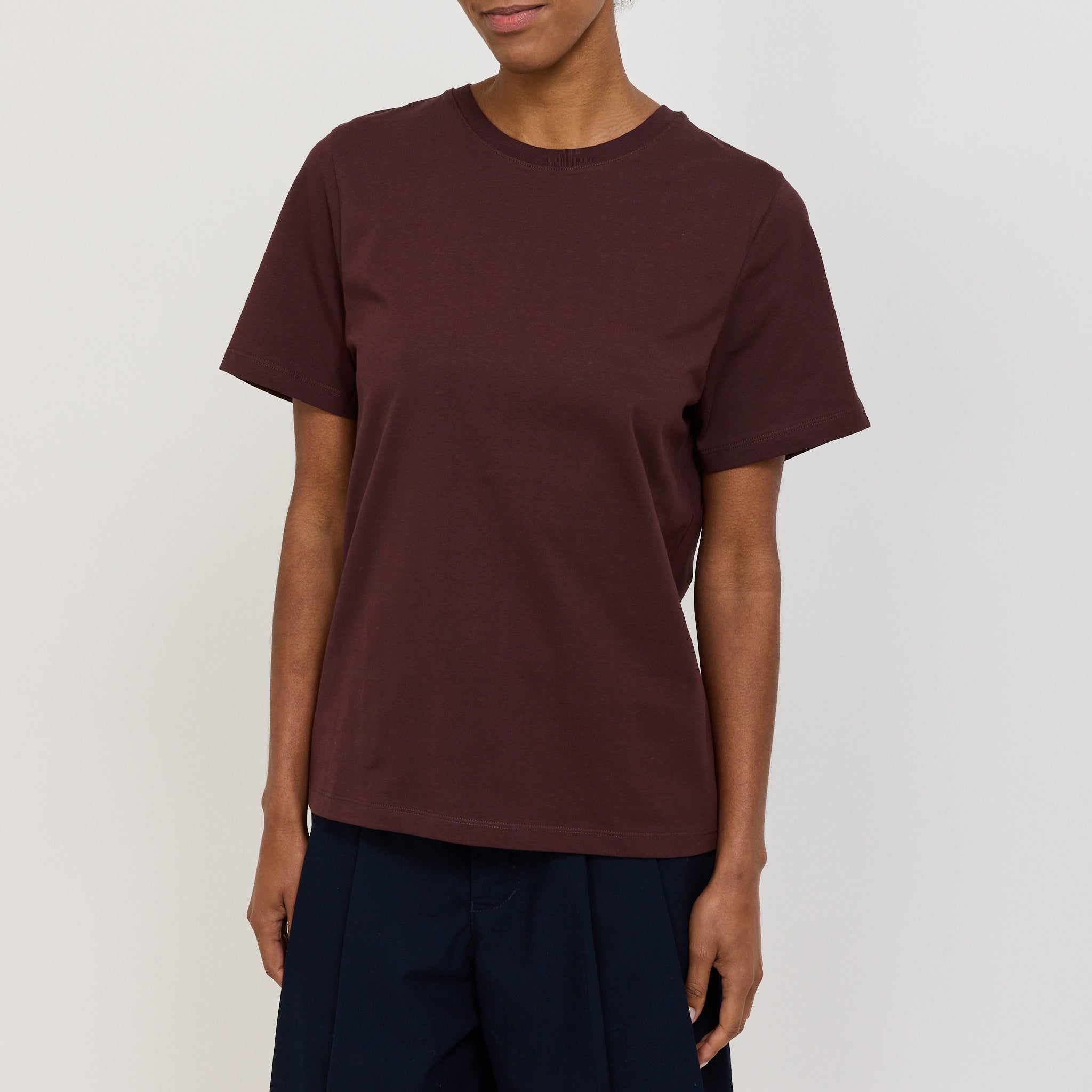 Kowtow | Classic Tee Mahogany | Maplestore
