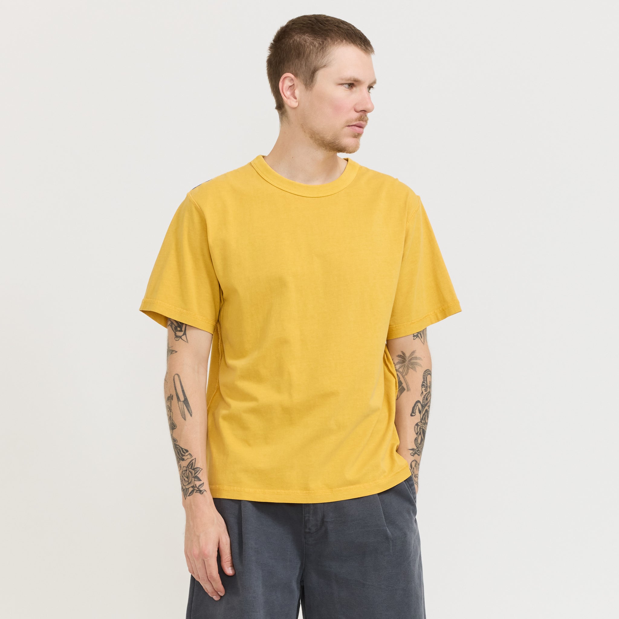 Blind Tee Gold