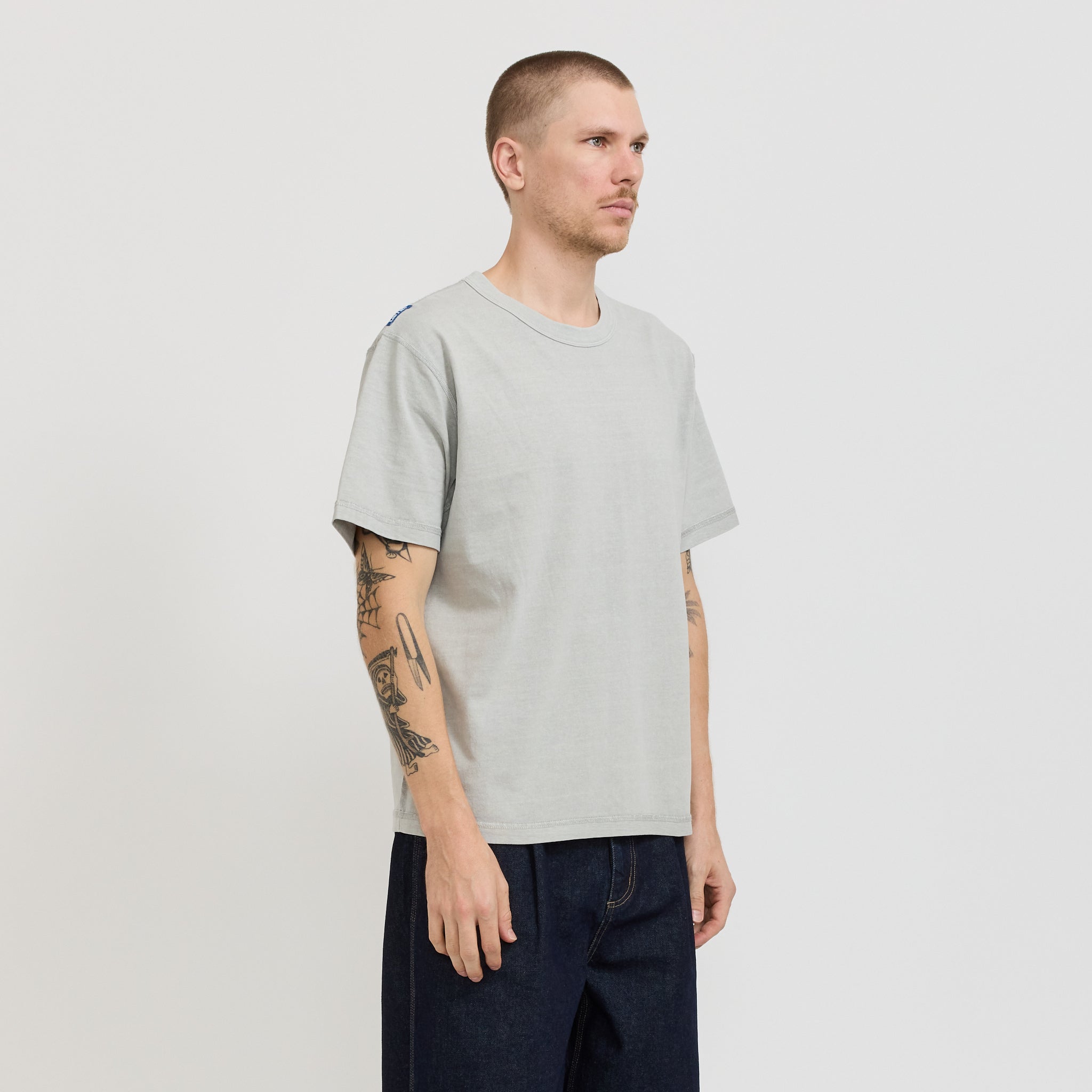 Larriet | Blind Tee Grey | Maplestore