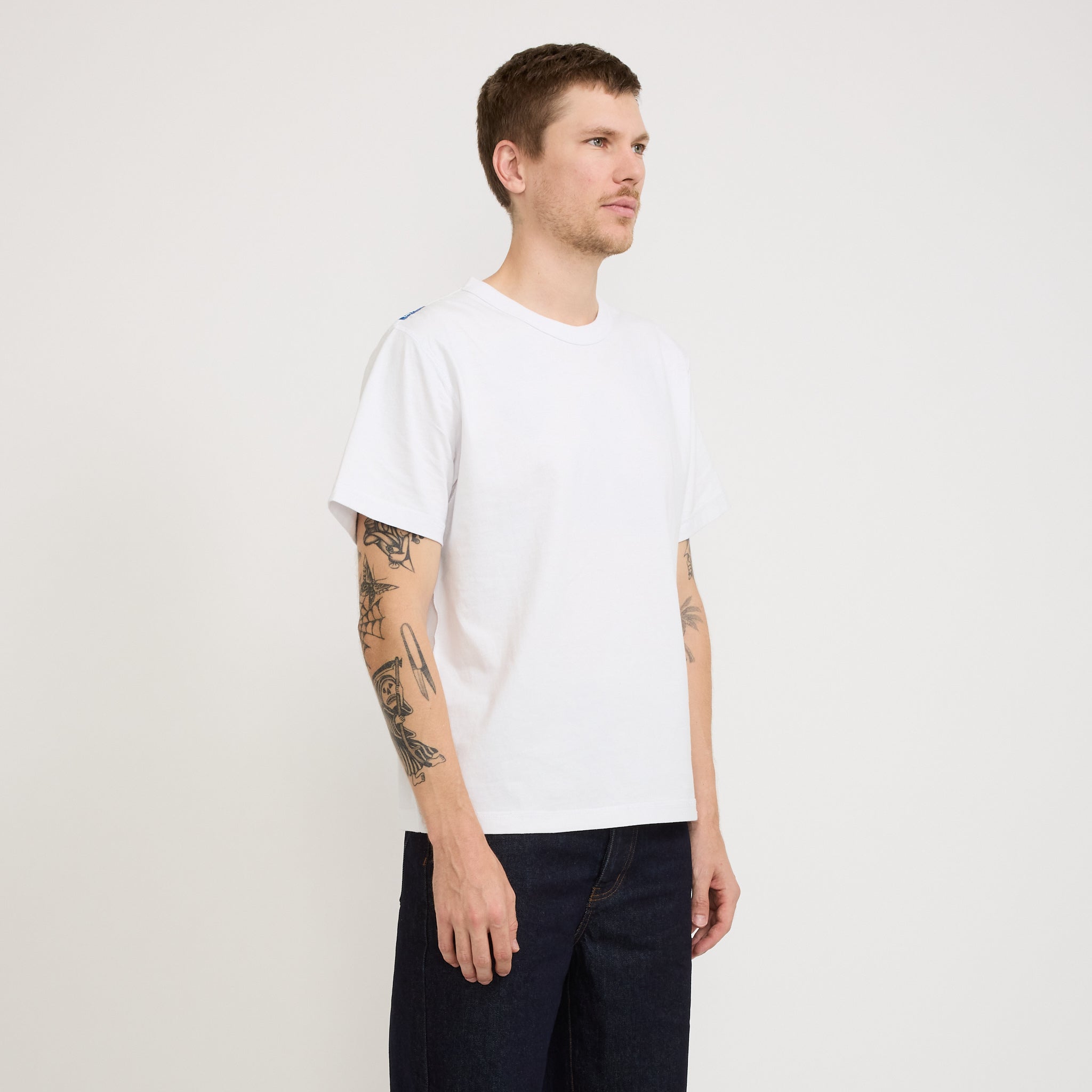 Larriet | Blind Tee White | Maplestore