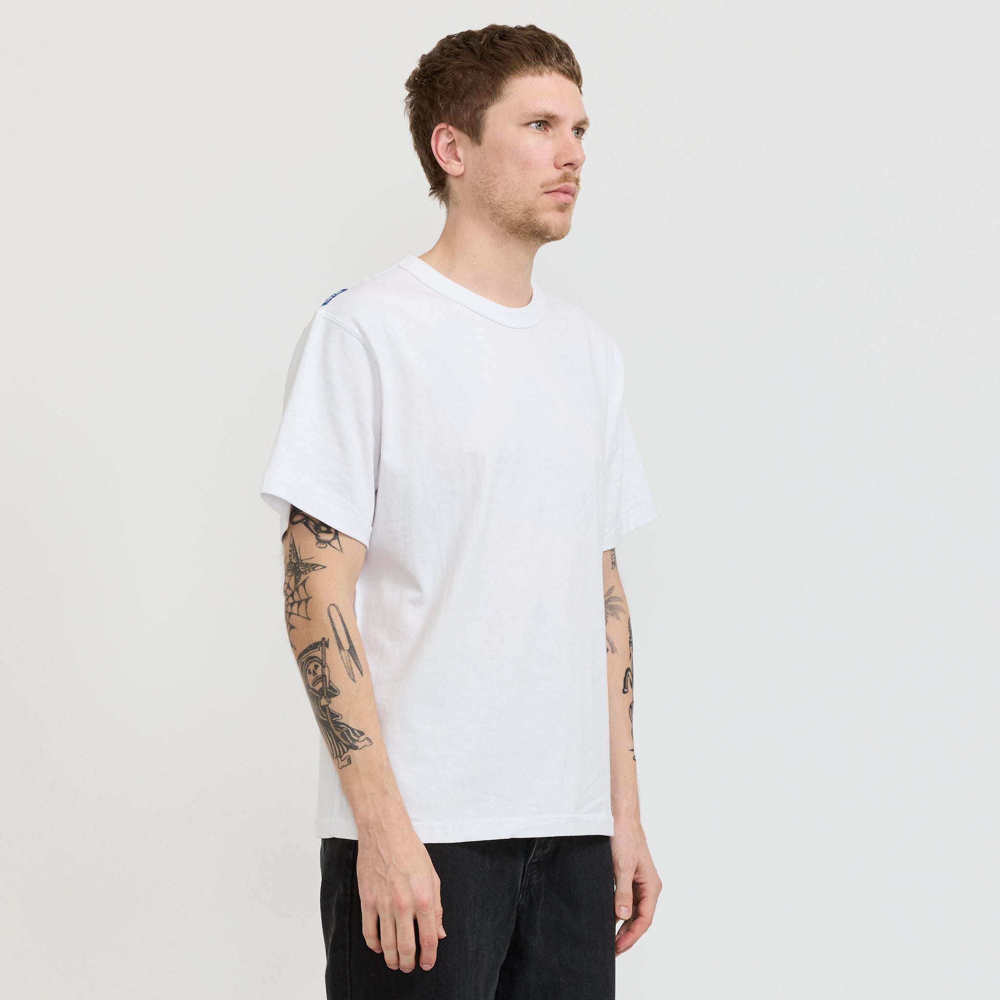 Larriet | Blind Tee White | Maplestore