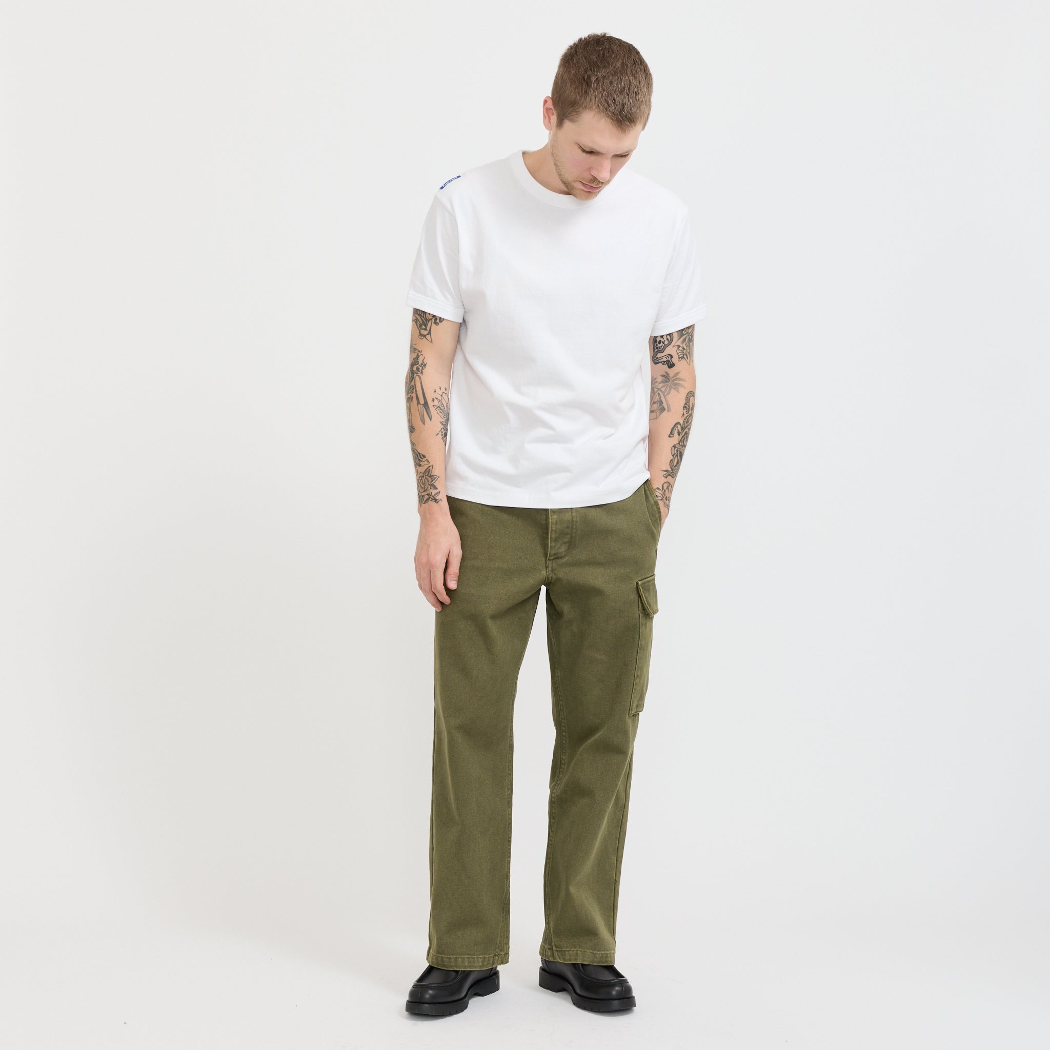 Larriet | Hubby Tee White | Maplestore