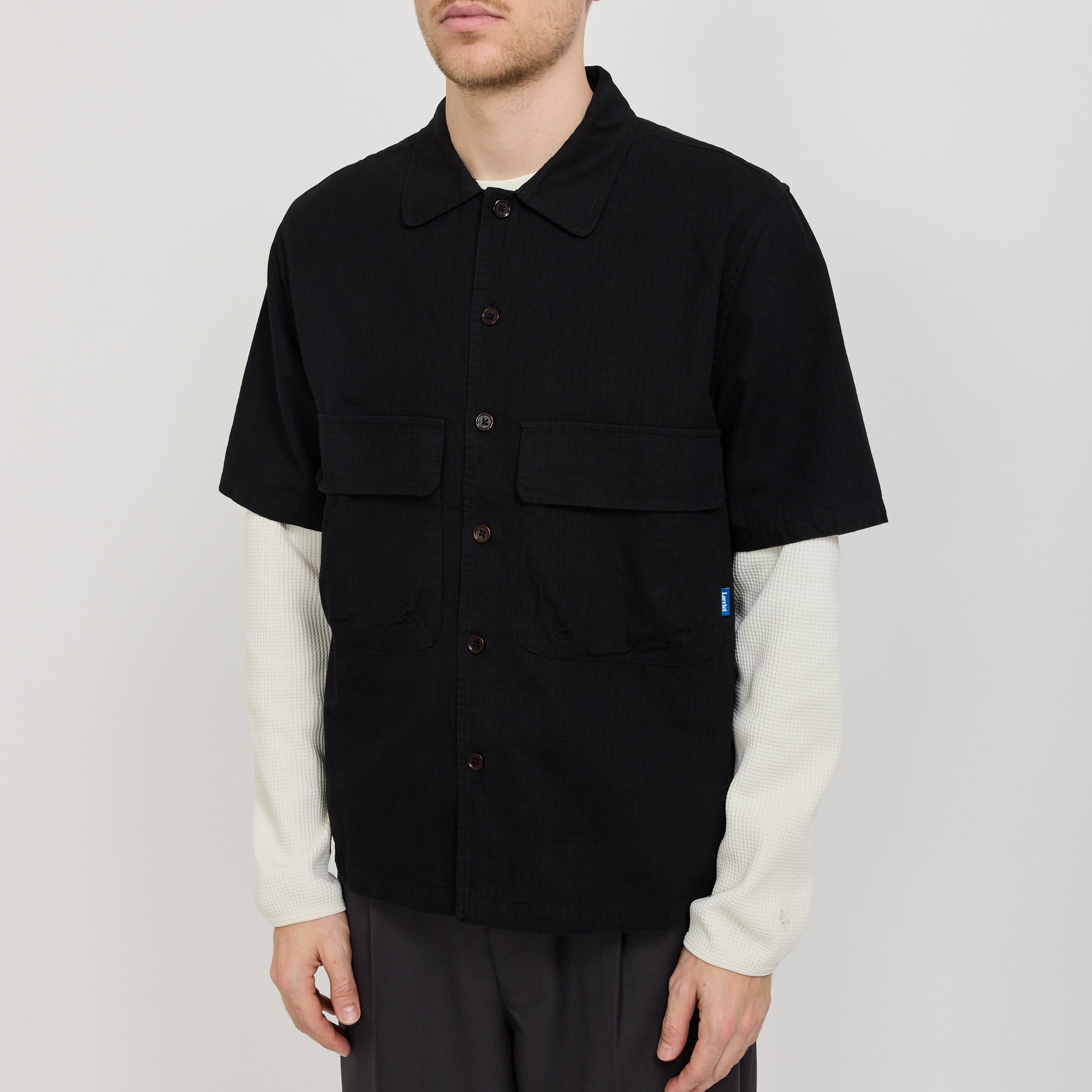 Larriet | Kendalls Short Sleeve Shirt Black | Maplestore