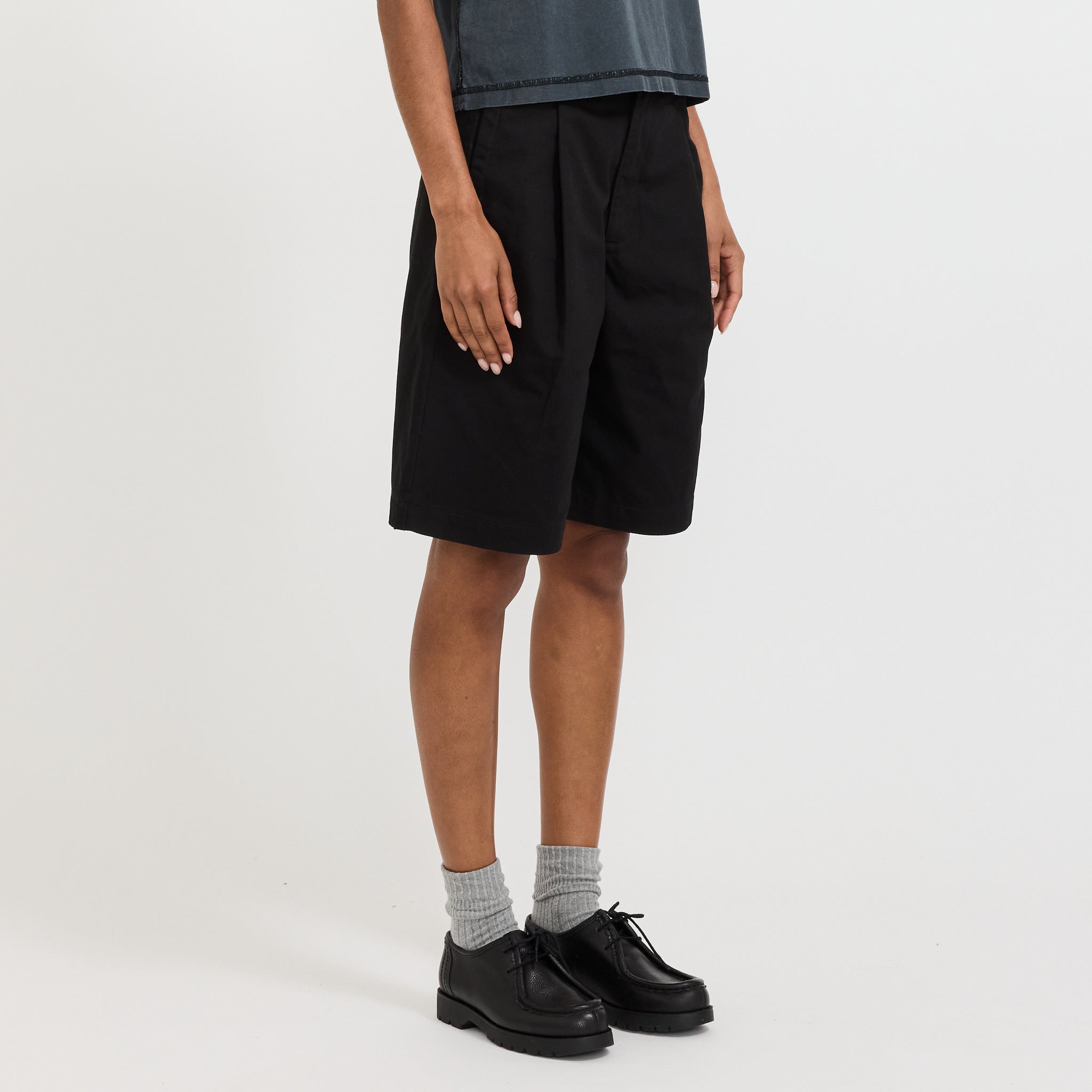 Larriet | Lyu Short Black Womens | Maplestore