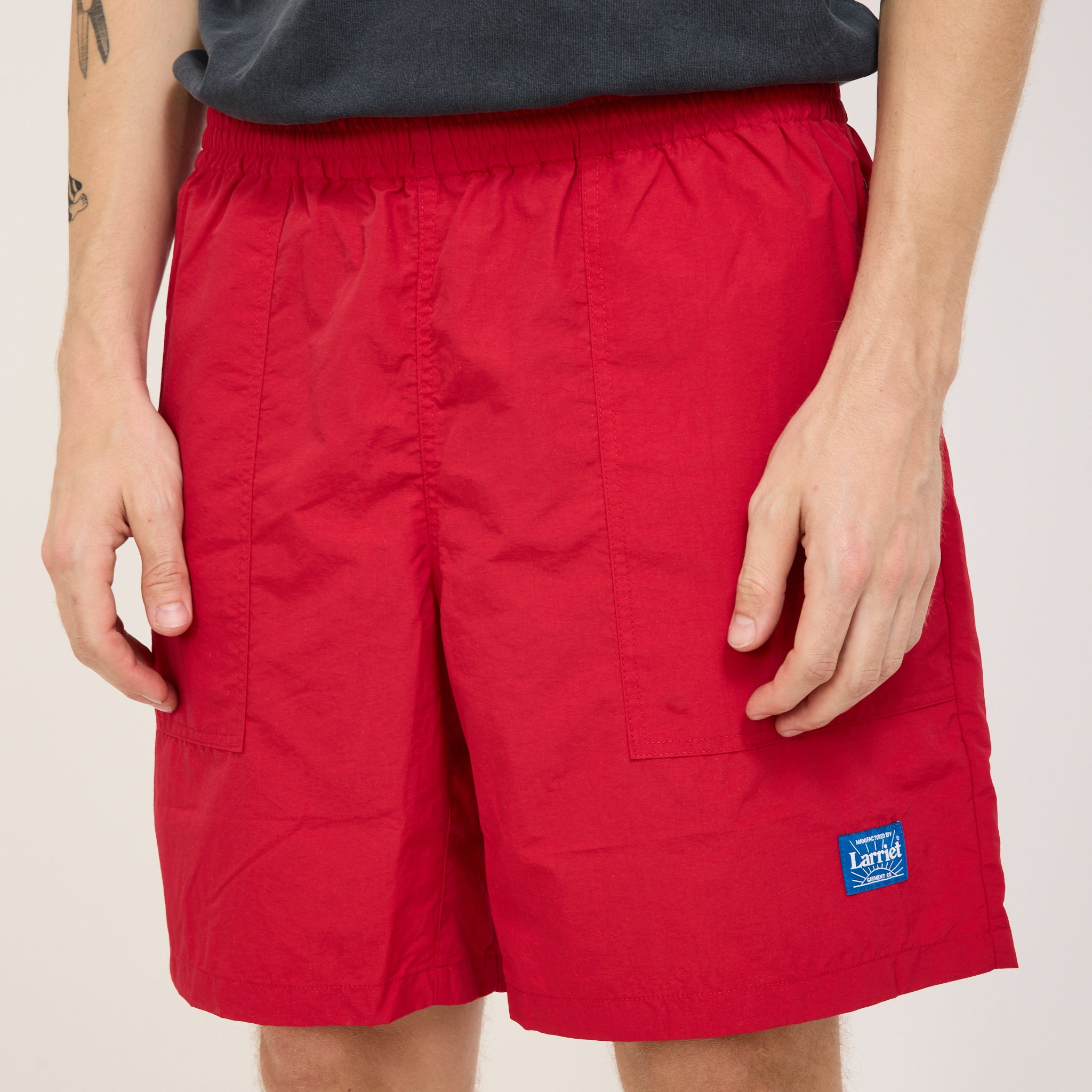 Larriet | Rec Shorts Red | Maplestore