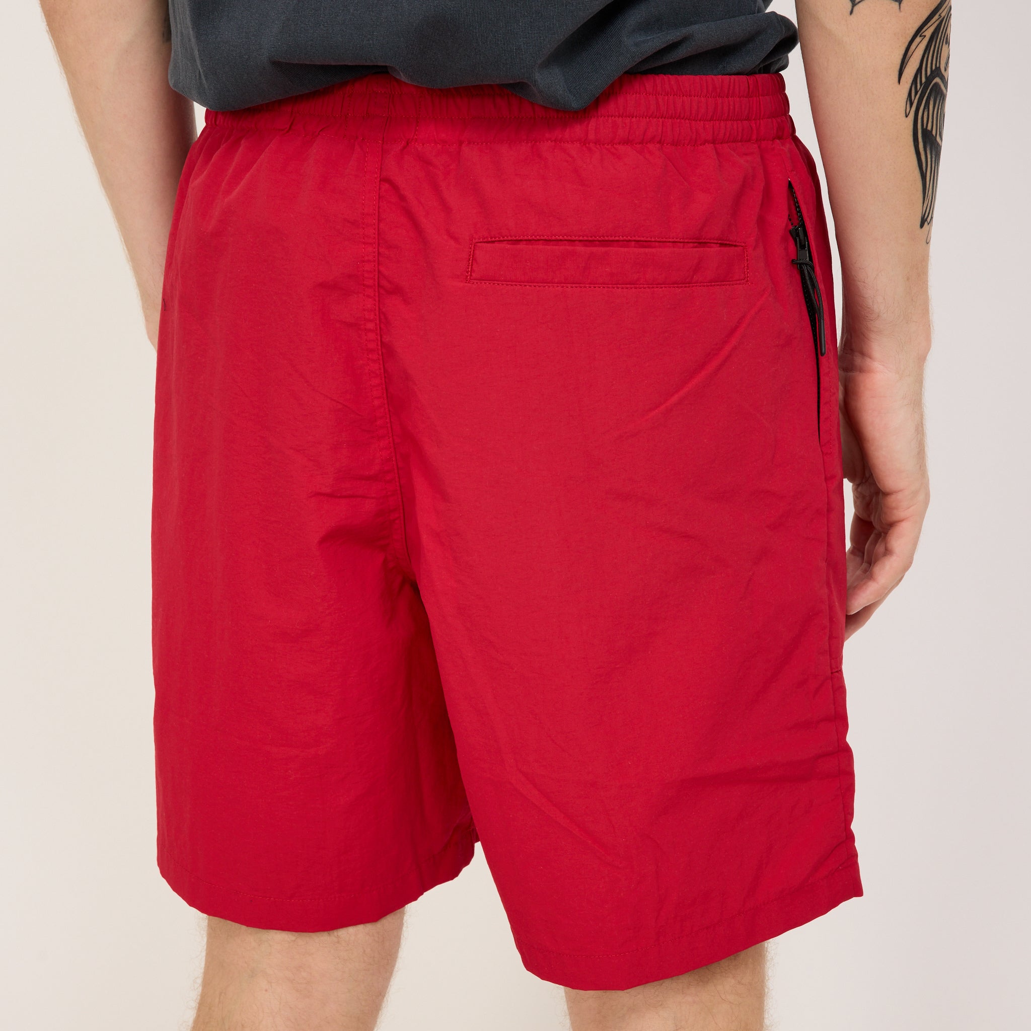 Larriet | Rec Shorts Red | Maplestore