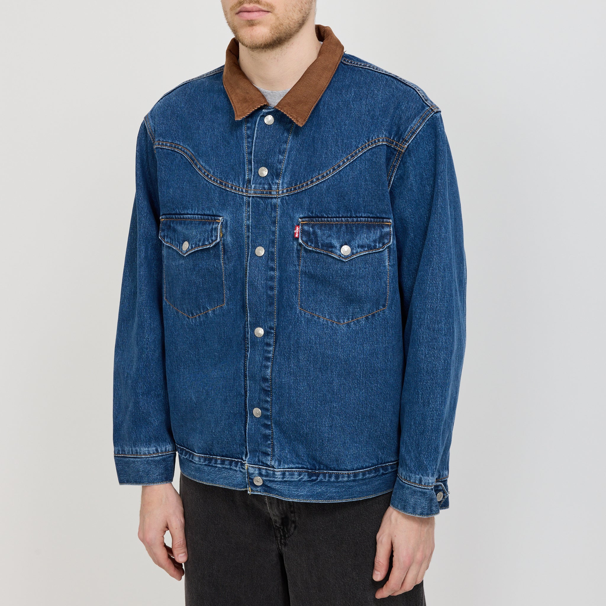 Levis | Western Shorthorn North Action Trucker | Maplestore