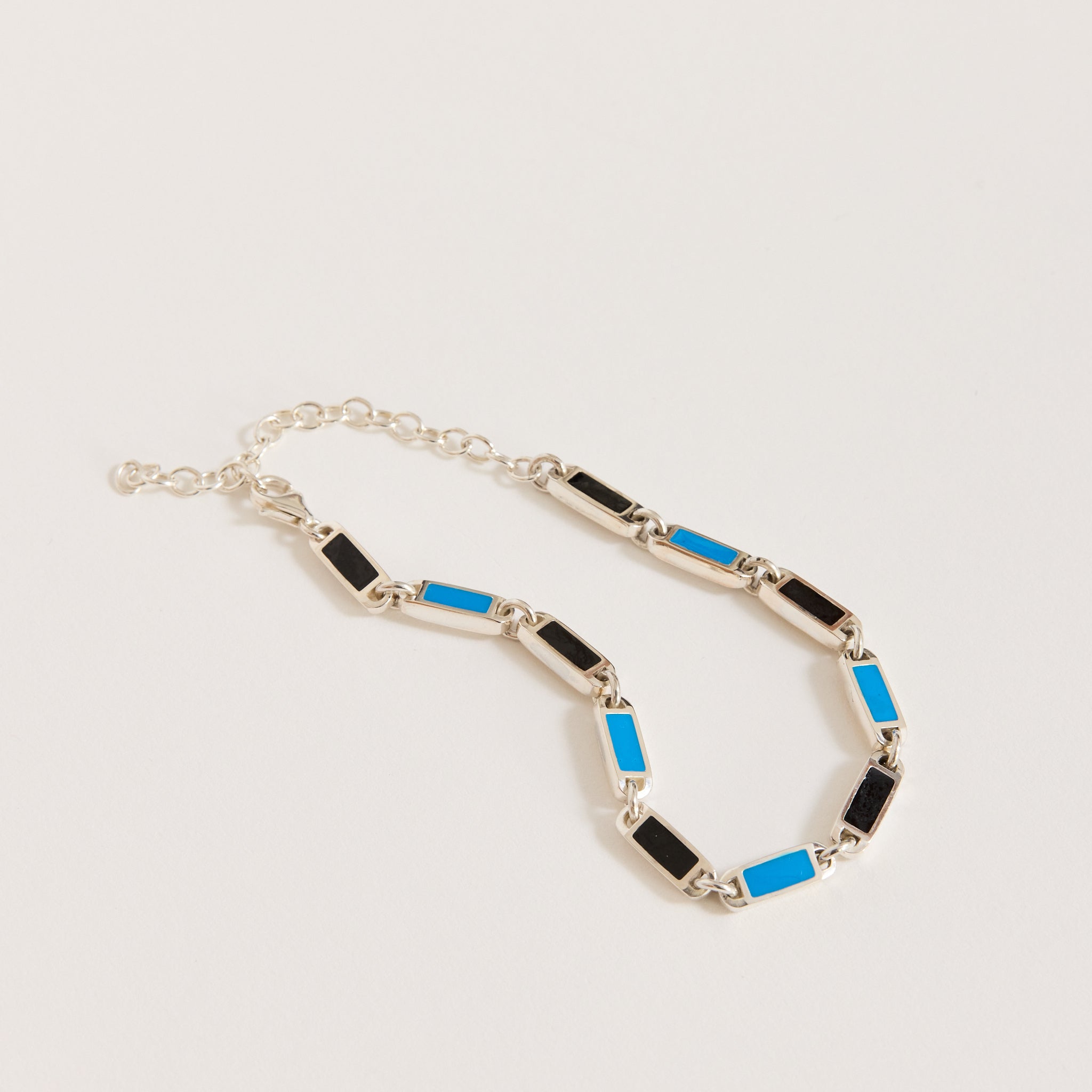 Poncho Bracelet Silver/Black/Blue Resin