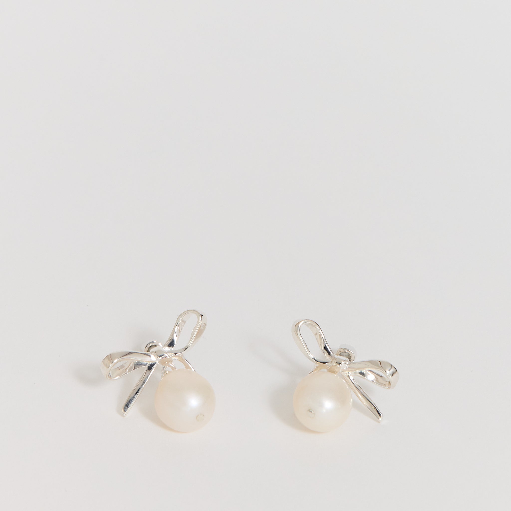 Meadowlark | Bow Pearl Studs Sterling Silver | Maplestore