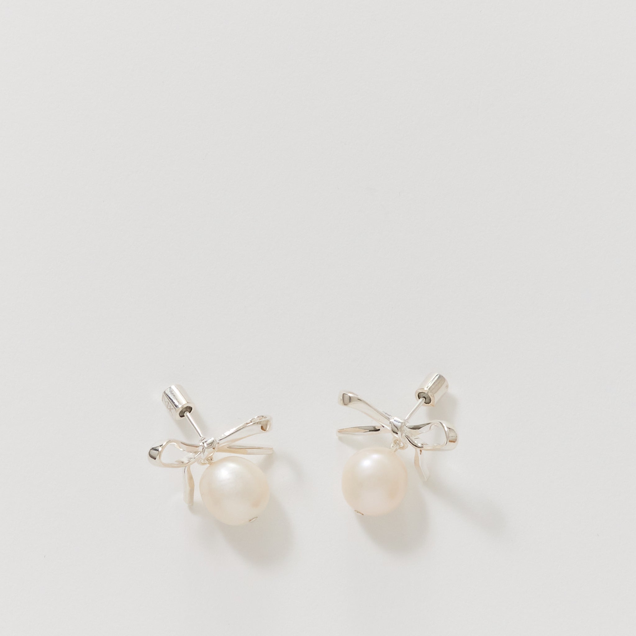 Meadowlark | Bow Pearl Studs Sterling Silver | Maplestore
