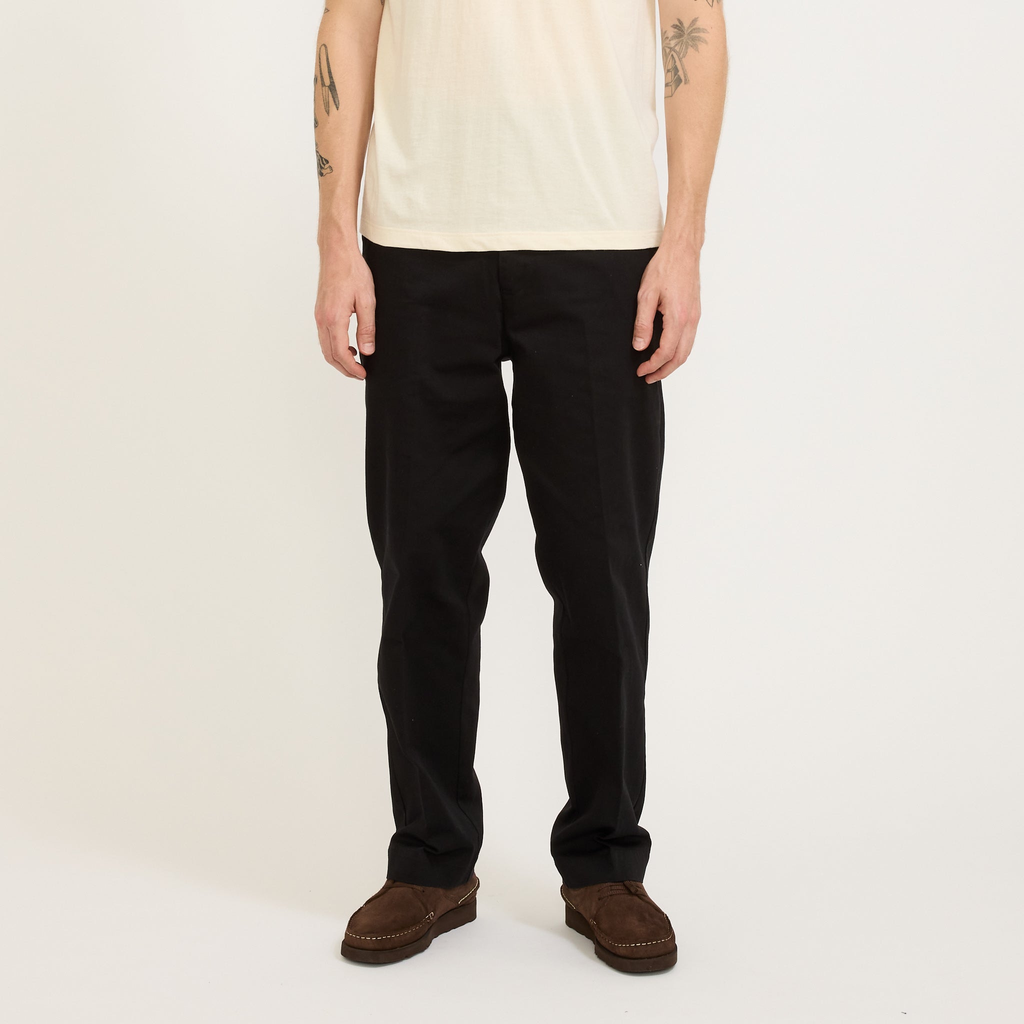GOOD BASICS | Relaxed Fit Chino Deep Black
