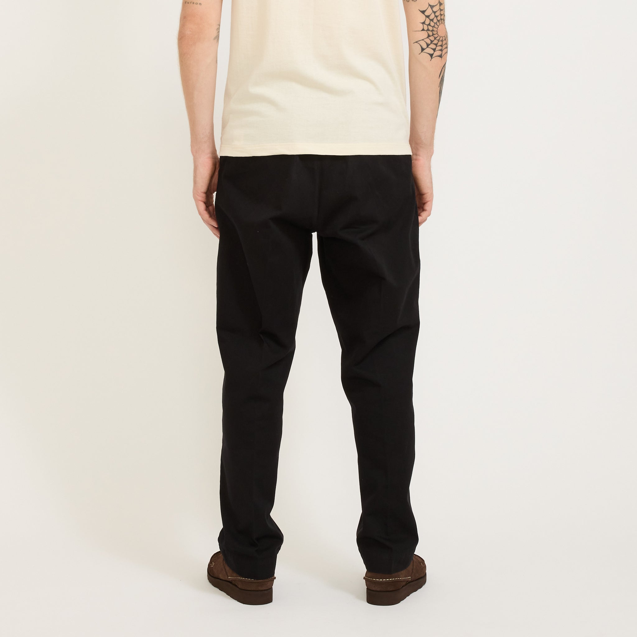 GOOD BASICS | Relaxed Fit Chino Deep Black
