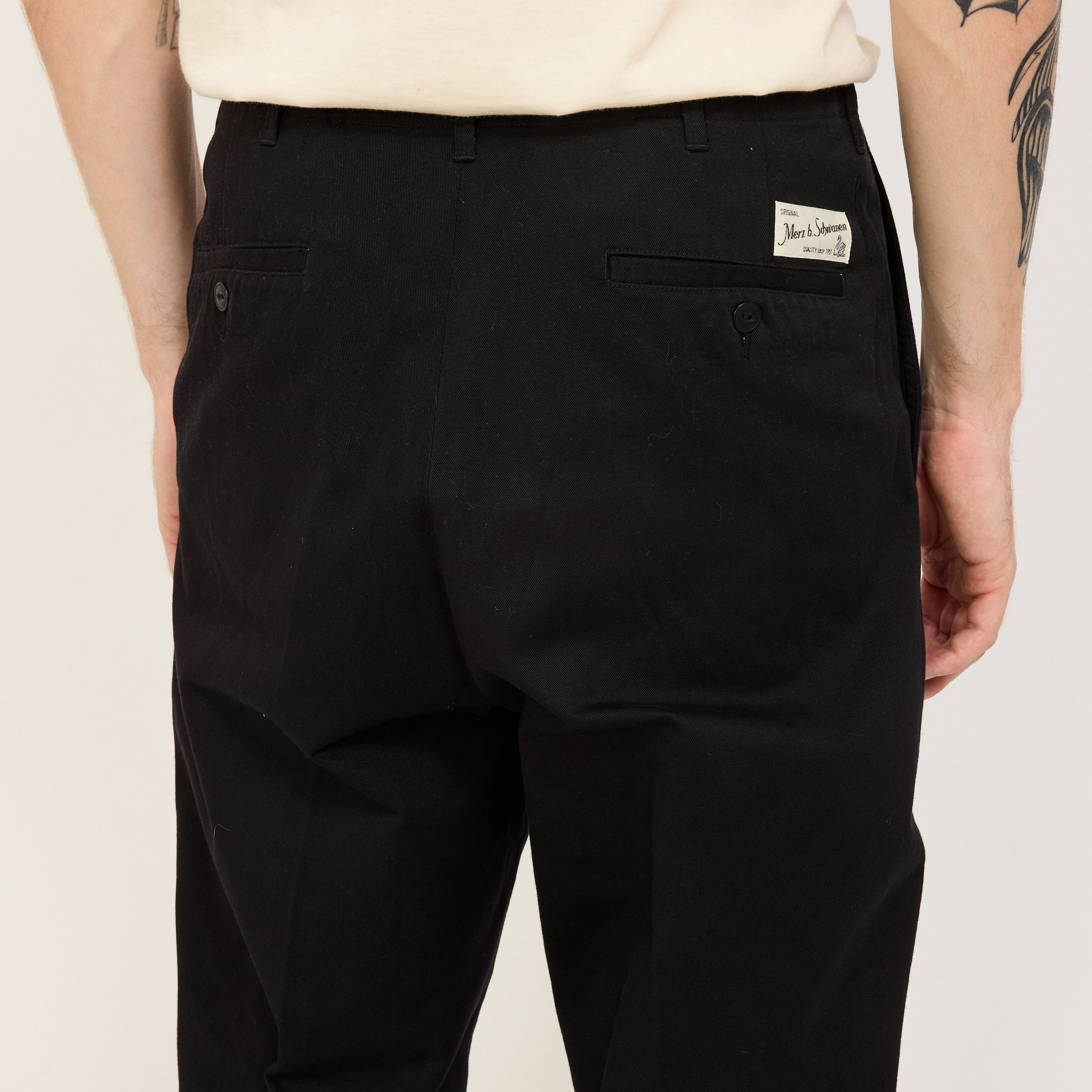 GOOD BASICS | Relaxed Fit Chino Deep Black
