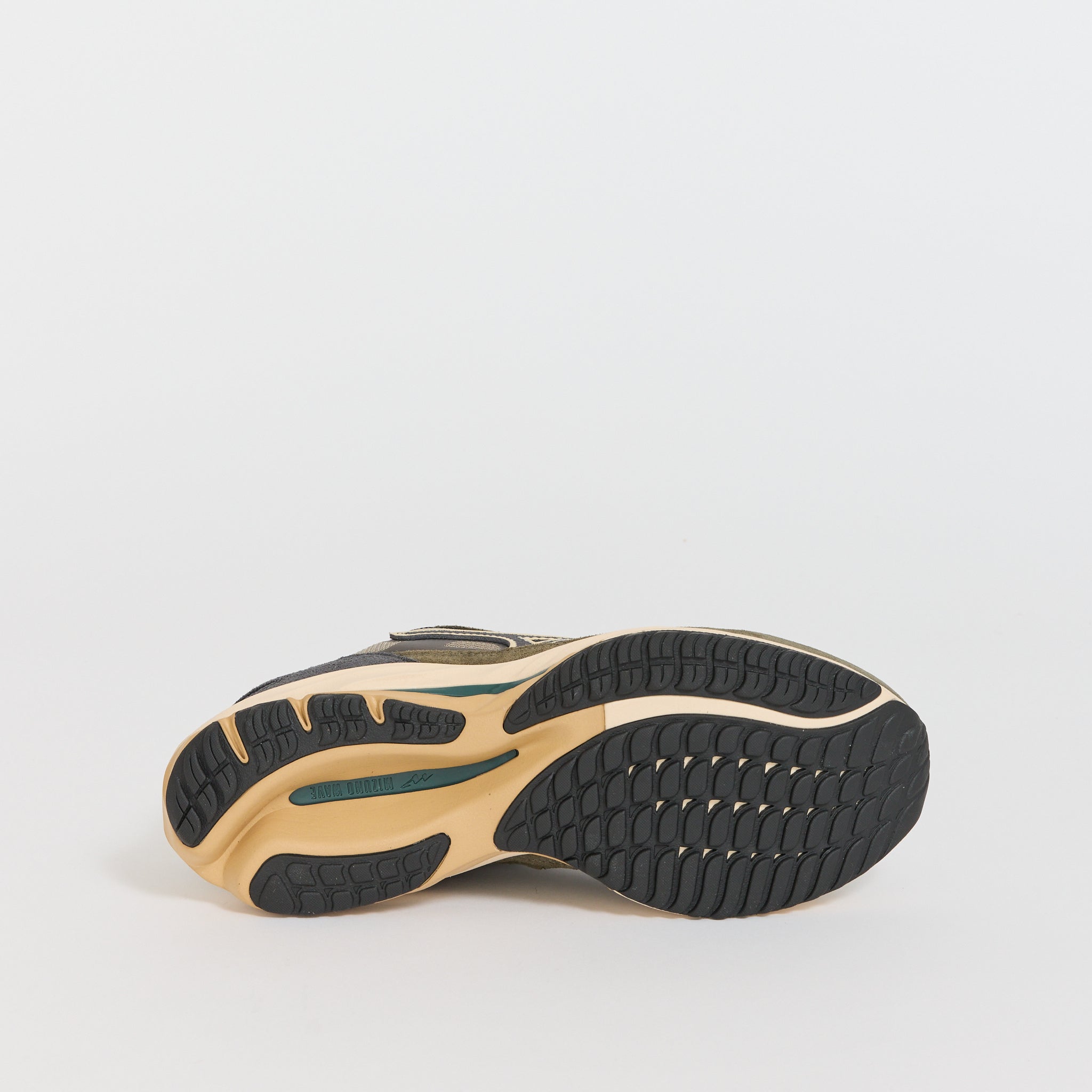 Mizuno | Wave Rider Beta Vintage Khaki/Black Sand/Grape Leaf | Maplestore