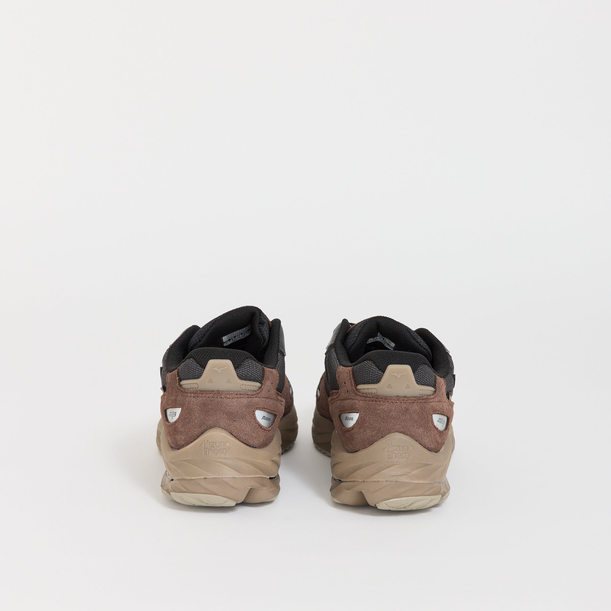 Mizuno | Wave Rider Beta GTX Black Sand/Black/Chicory Coffee | Maplestore