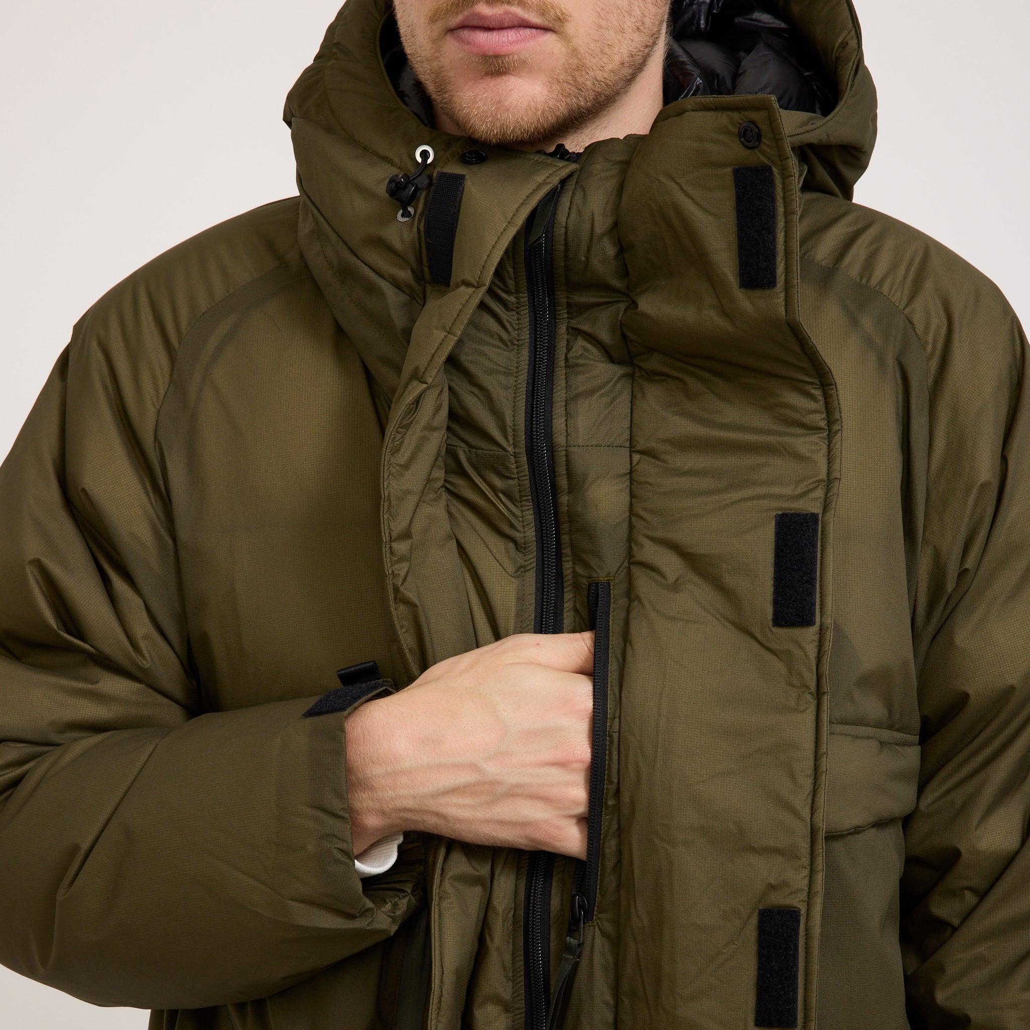 Nanga | Mountain Belay Coat Khaki | Maplestore