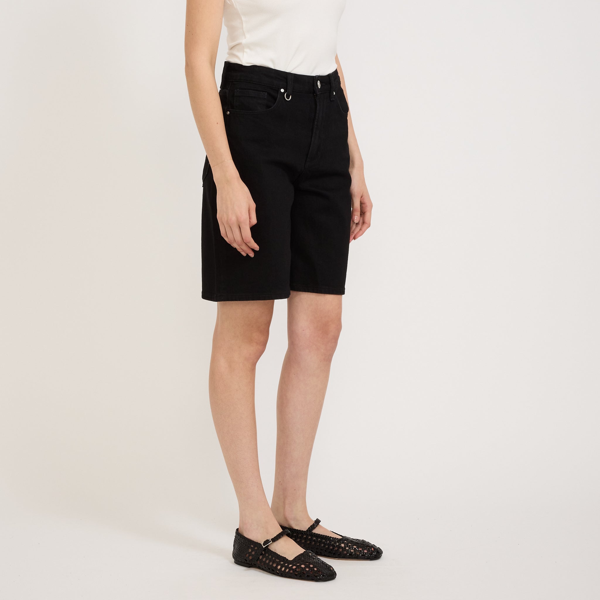 Neuw | Phoebe Short Jet Black | Maplestore