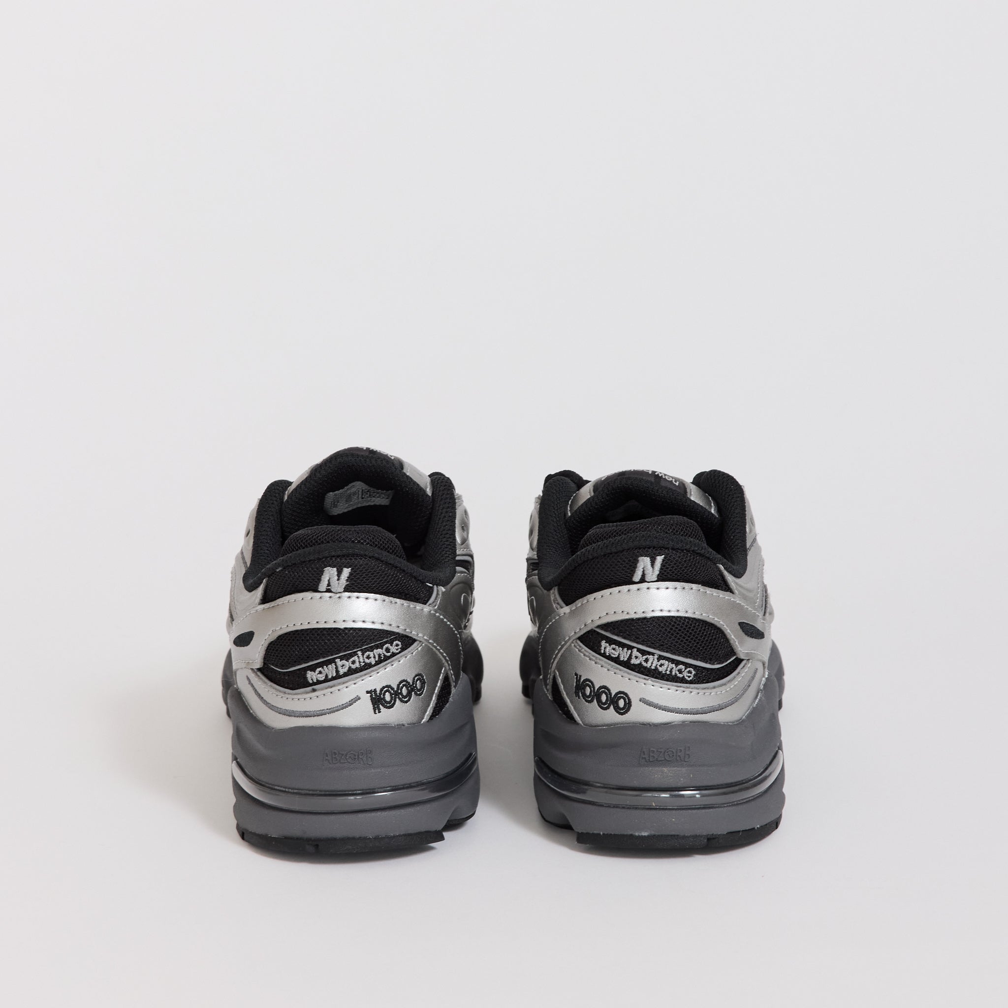New Balance | M1000EGR Black/Silver Metallic | Maplestore