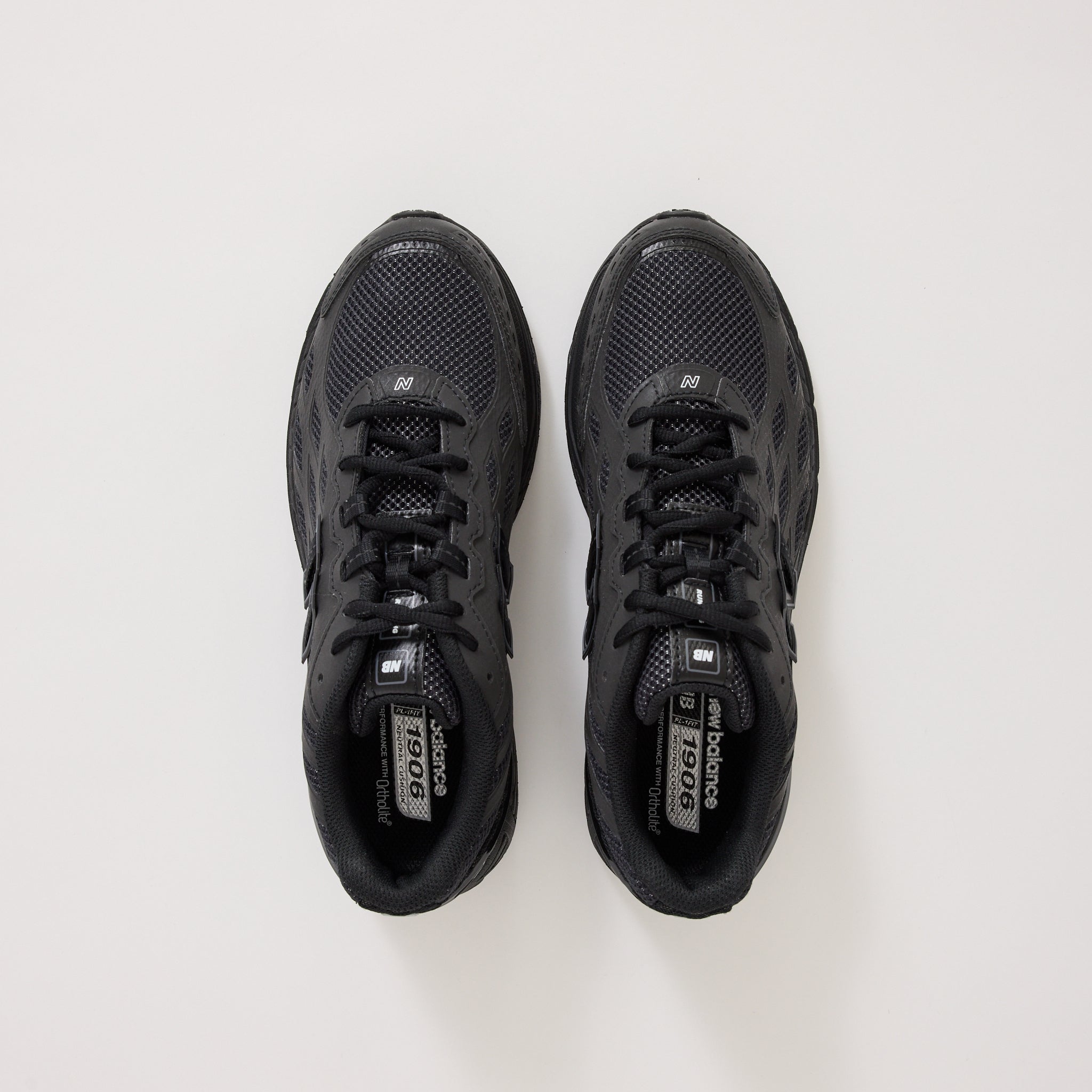 U1906 Black/Silver Metallic