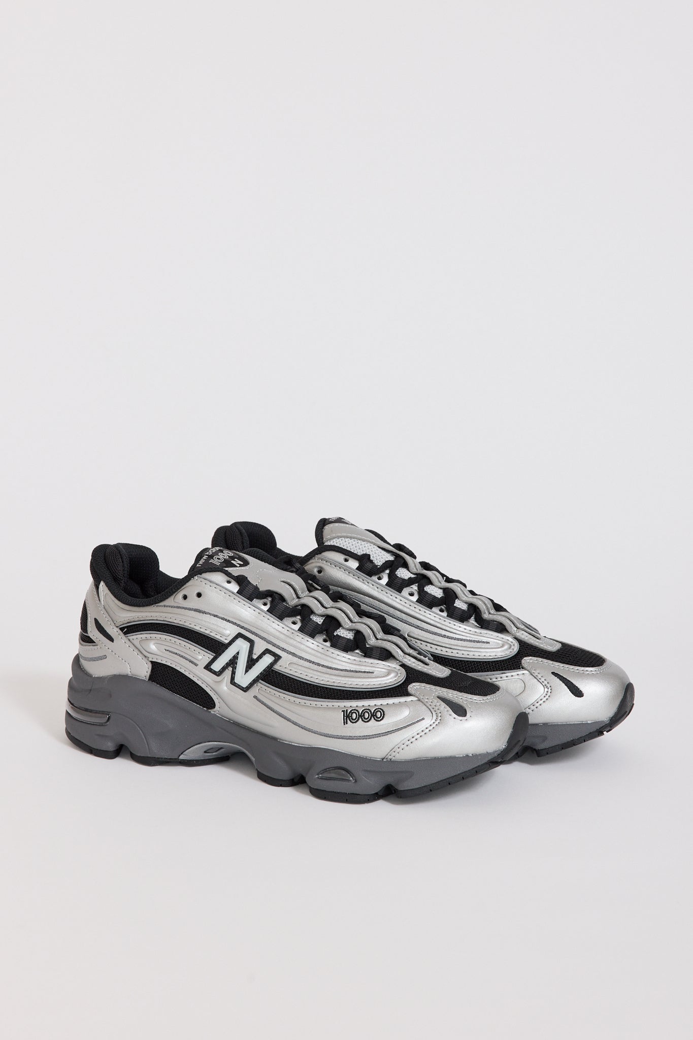 New Balance | M1000EGR Black/Silver Metallic | Maplestore