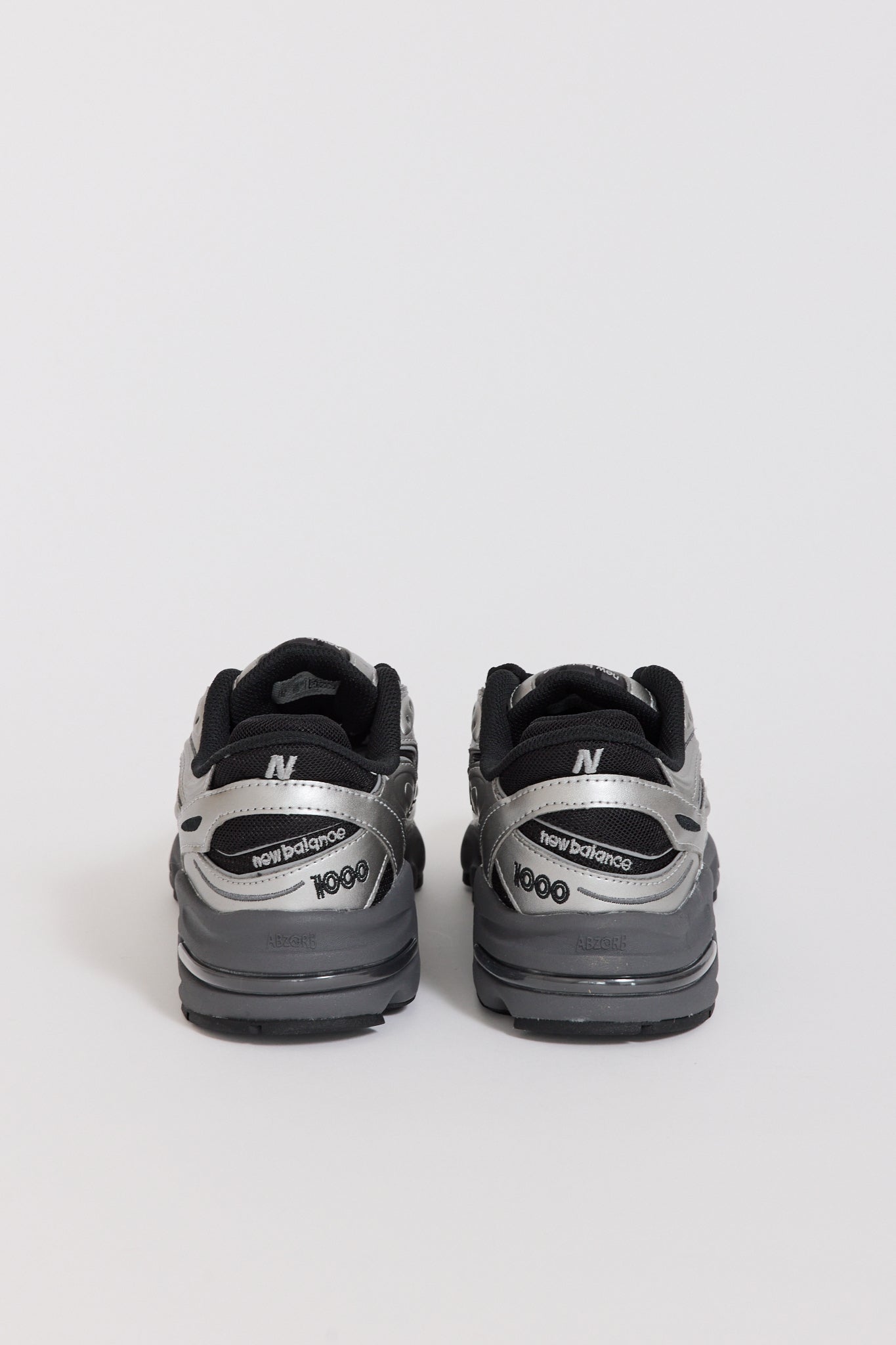 New Balance | M1000EGR Black/Silver Metallic | Maplestore