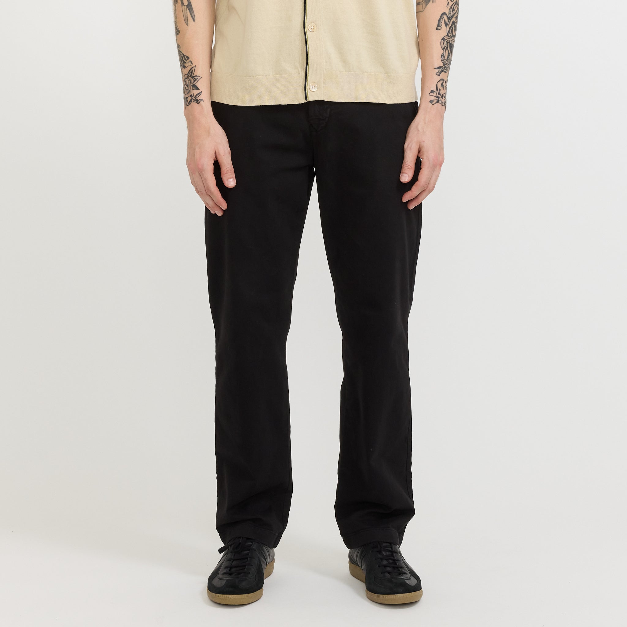 Aden Chino Black