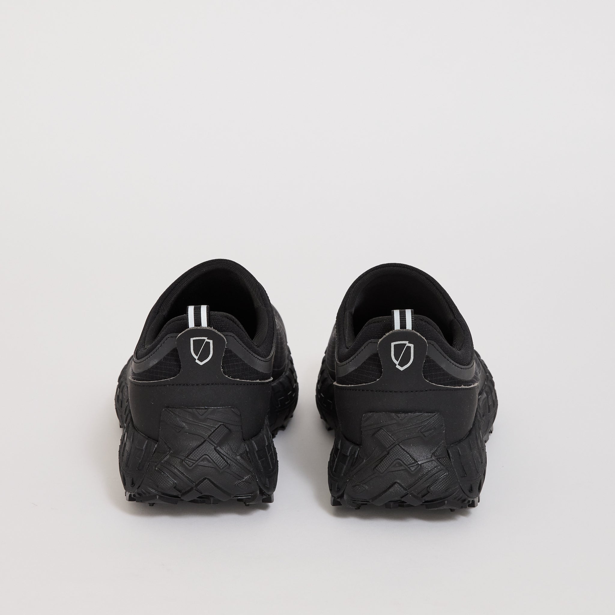 Norda 003 Pitch Black
