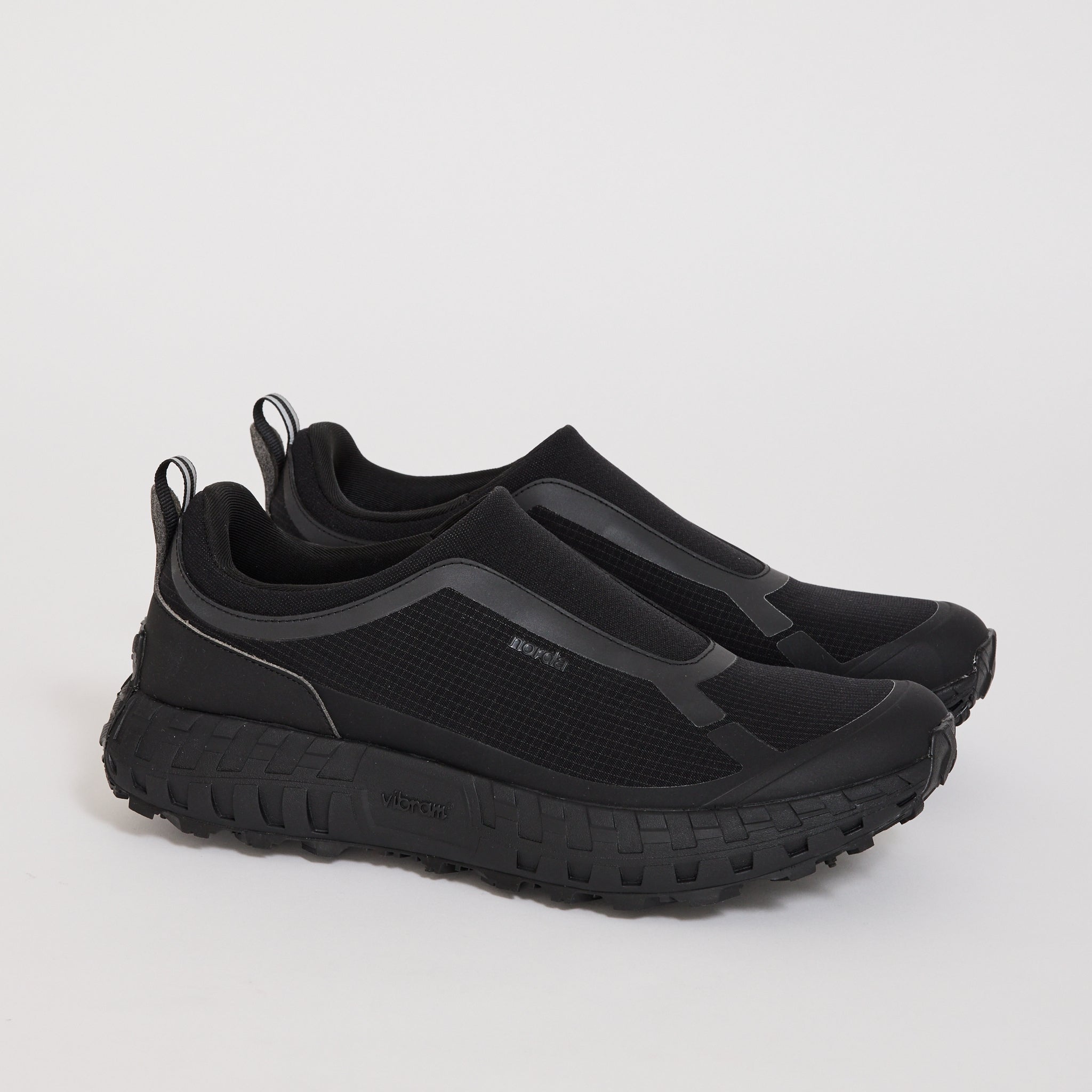 Norda 003 Pitch Black
