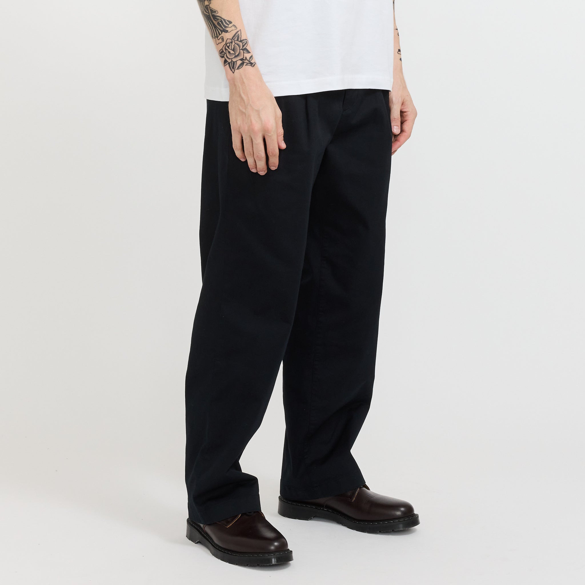 Norse Projects | Benn Relaxed Twill Pleated Trouser Black | Maplestore