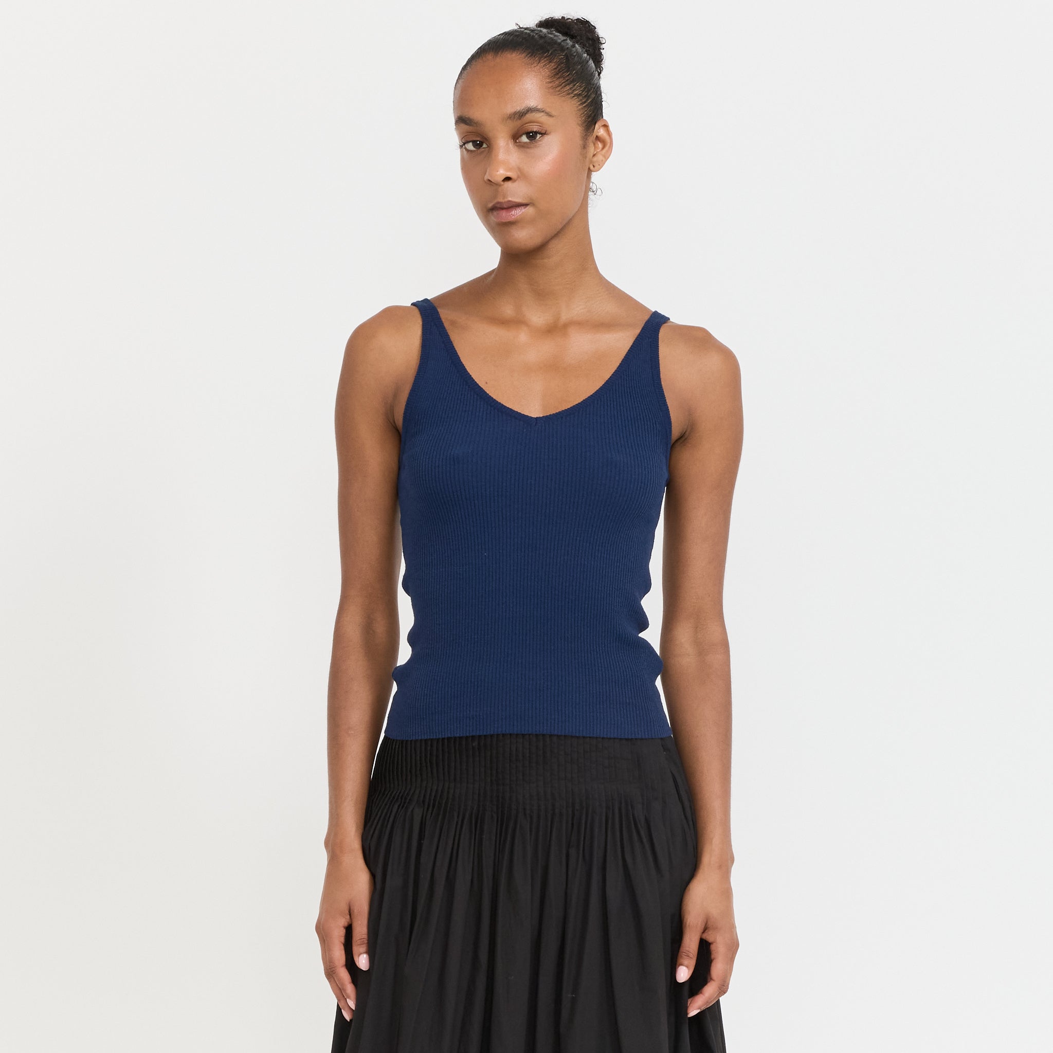 Haze V-Neck Sleeveless Knit Top Navy