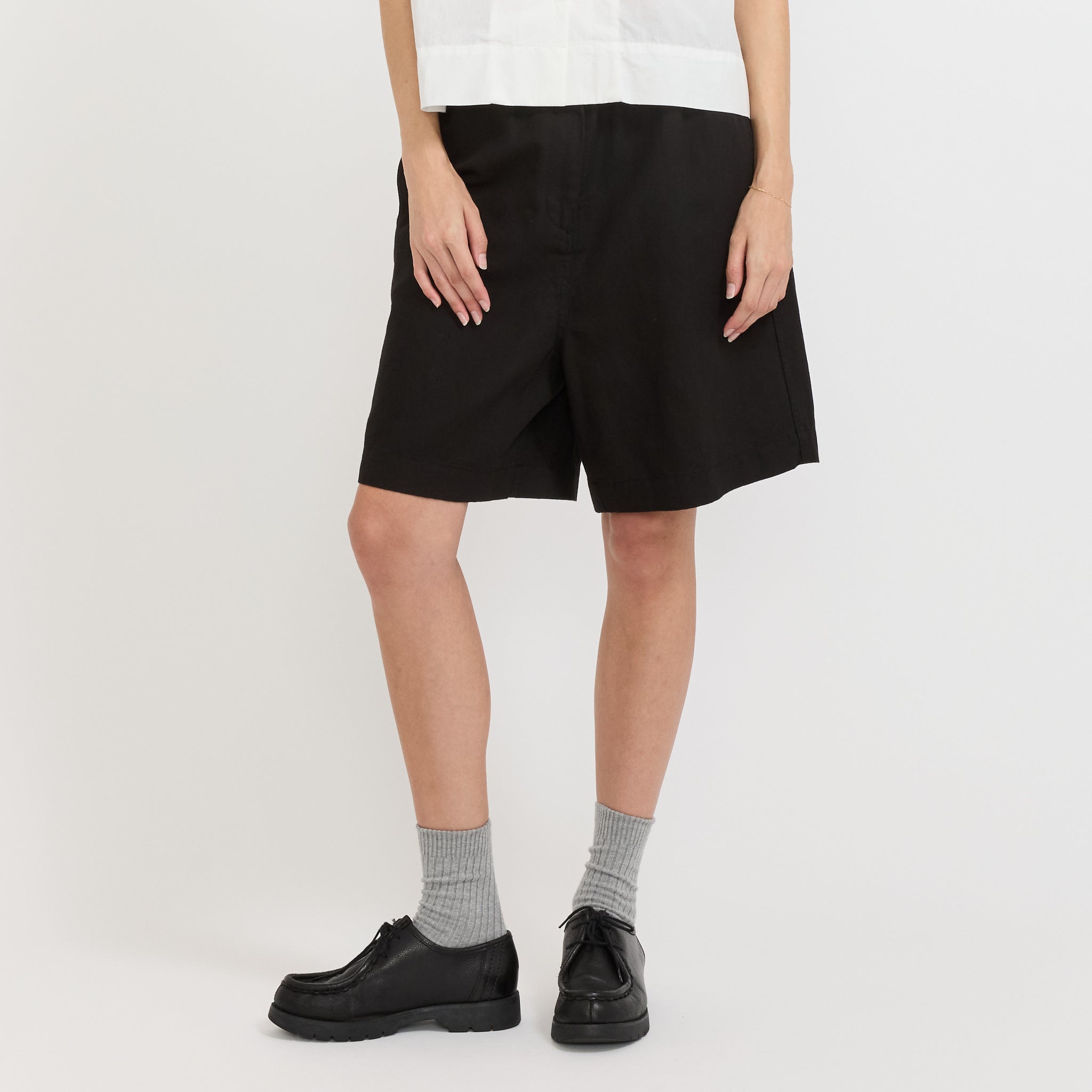 Nothing Written | Pale Linen Banding Shorts Black | Maplestore