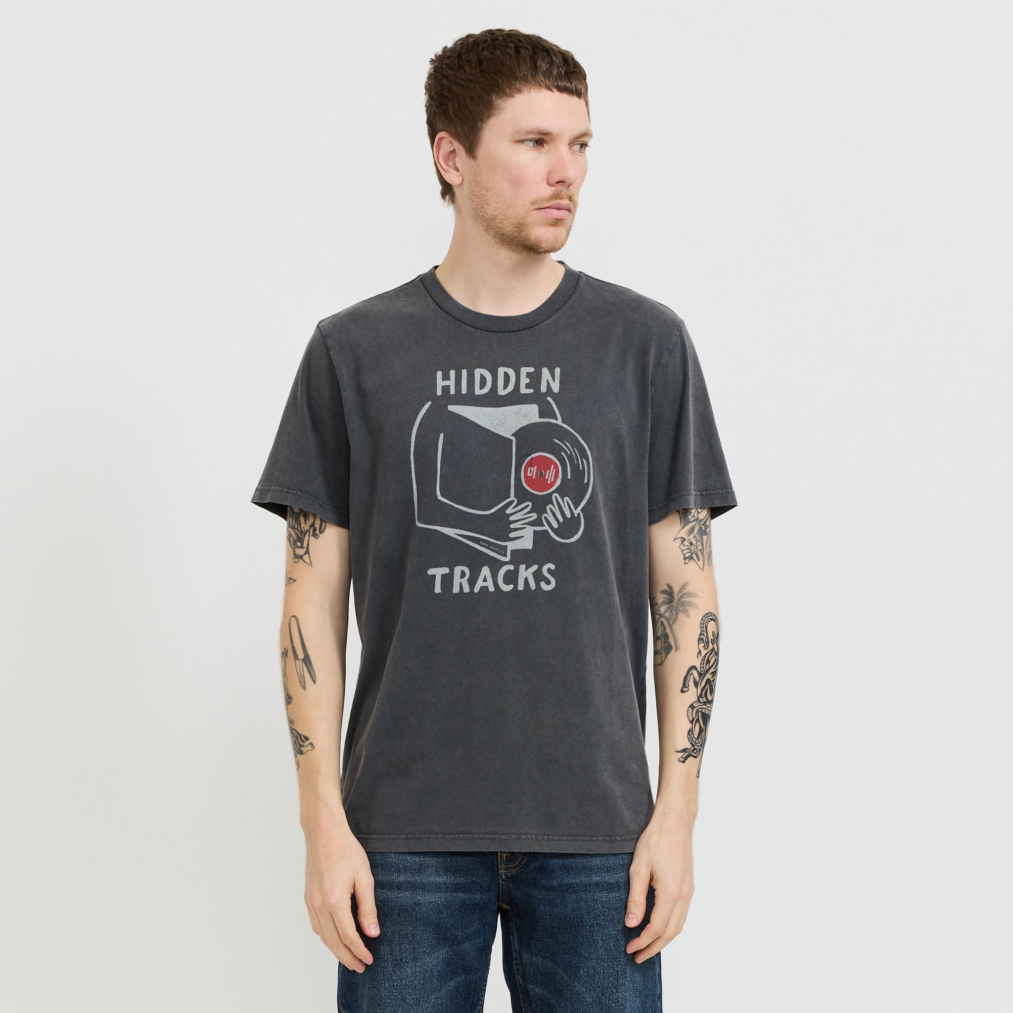 Nudie Jeans Co. | Roy Hidden Track T-Shirt Antracite | Maplestore