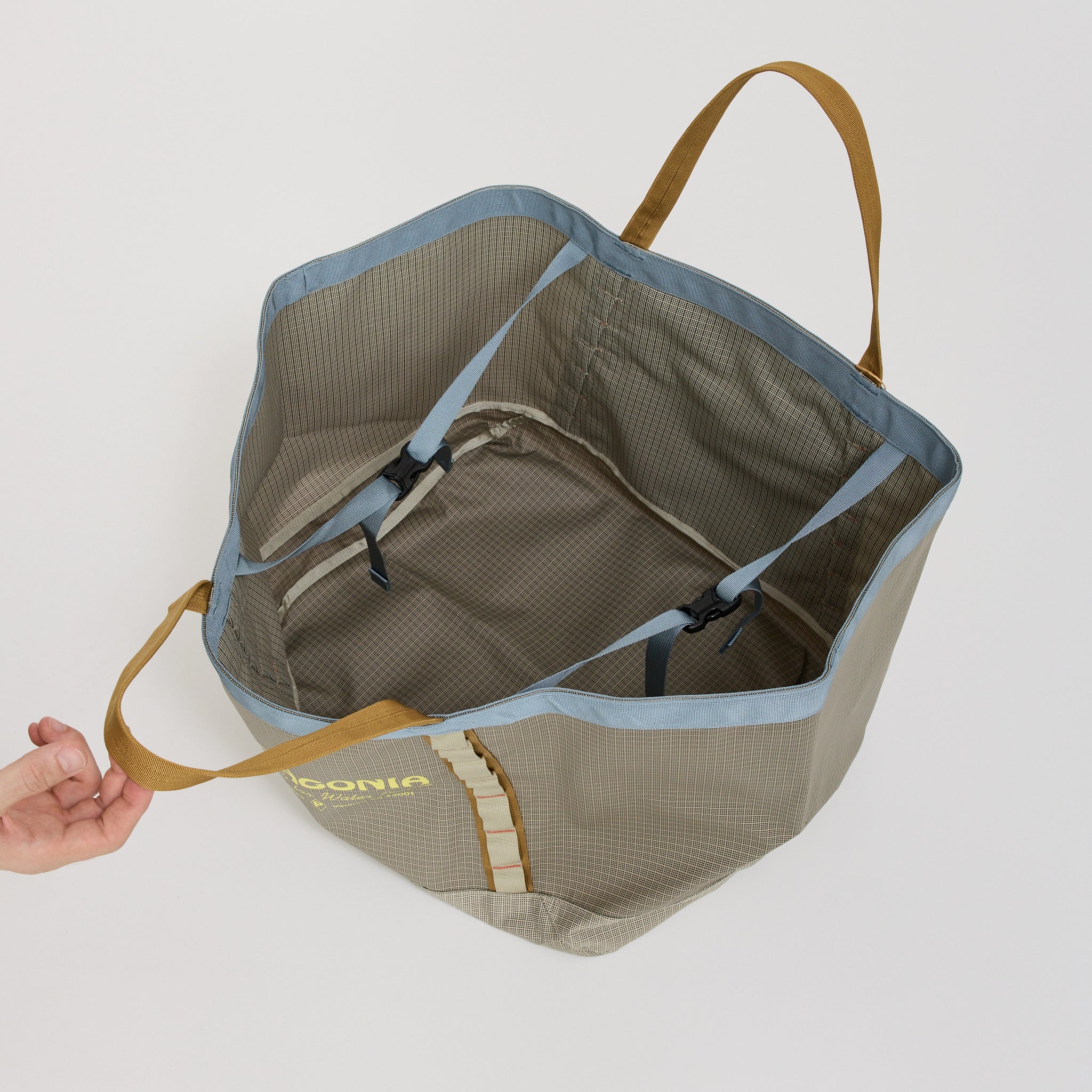 Patagonia | Black Hole Gear Tote Water People Banner: Weathered Stone | Maplestore