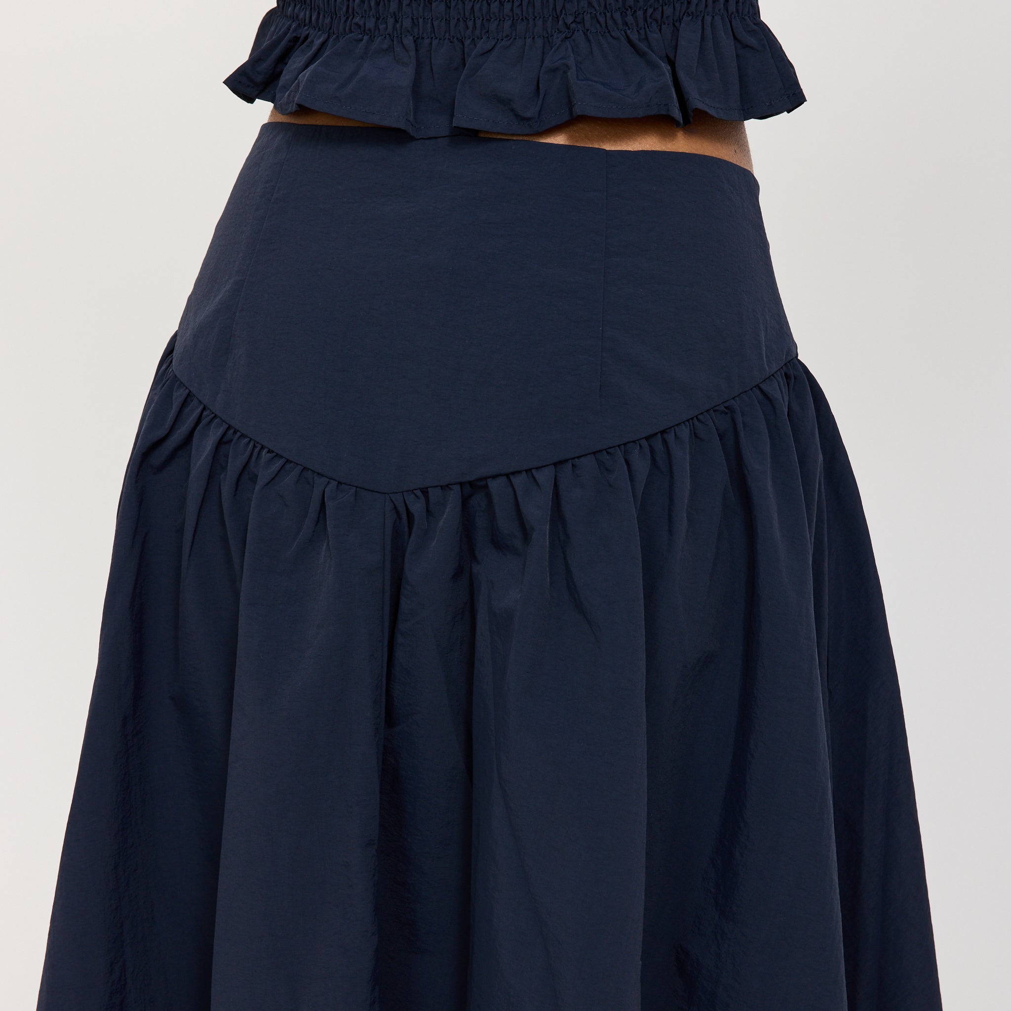 Peachy Den | Deba Midi Skirt Midnight | Maplestore