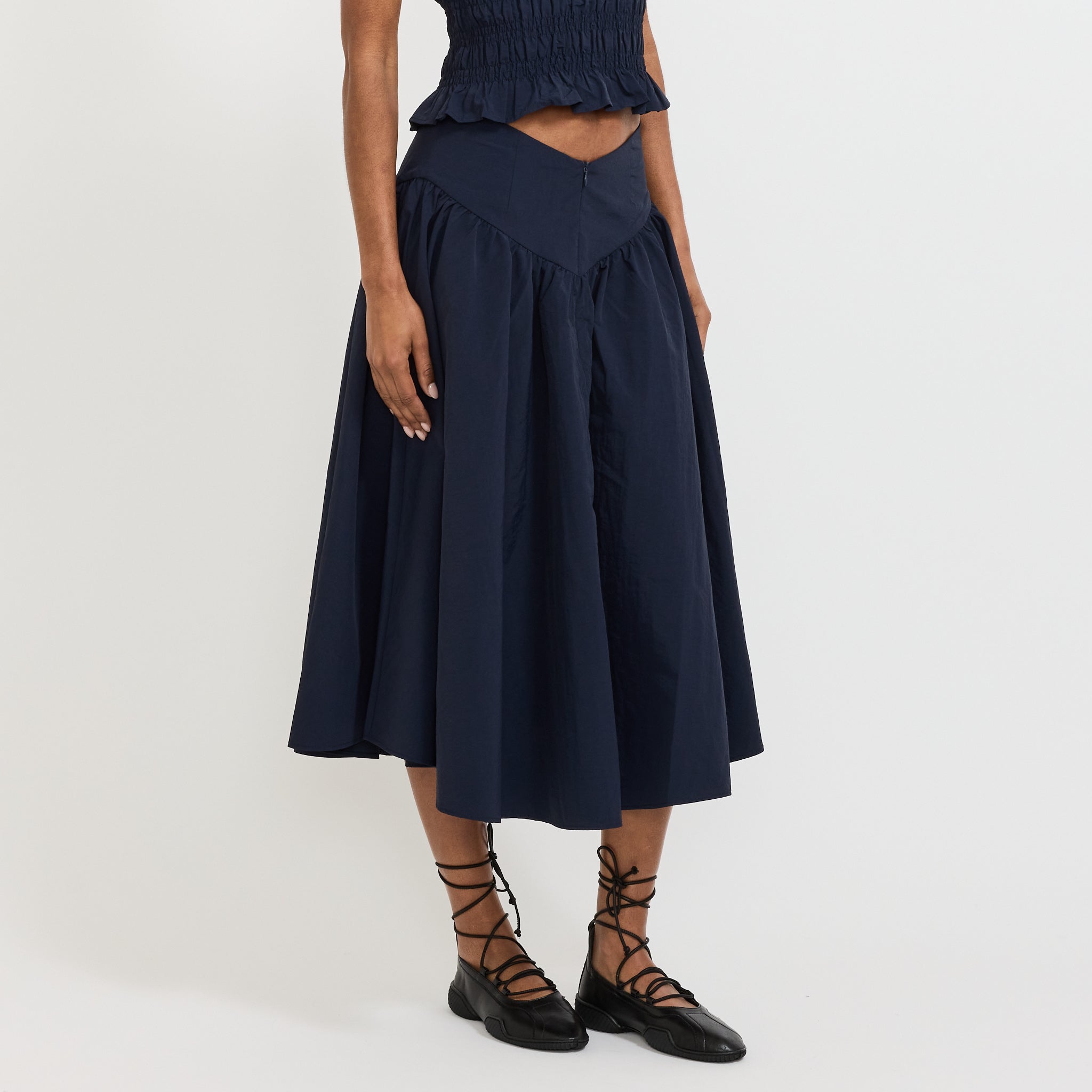Peachy Den | Deba Midi Skirt Midnight | Maplestore