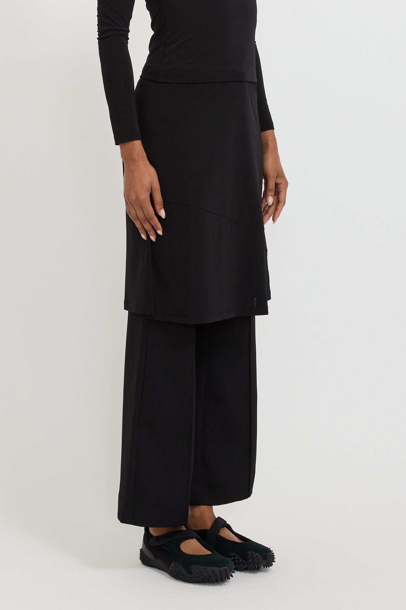 Permanent Vacation | Debut Skirt Black | Maplestore