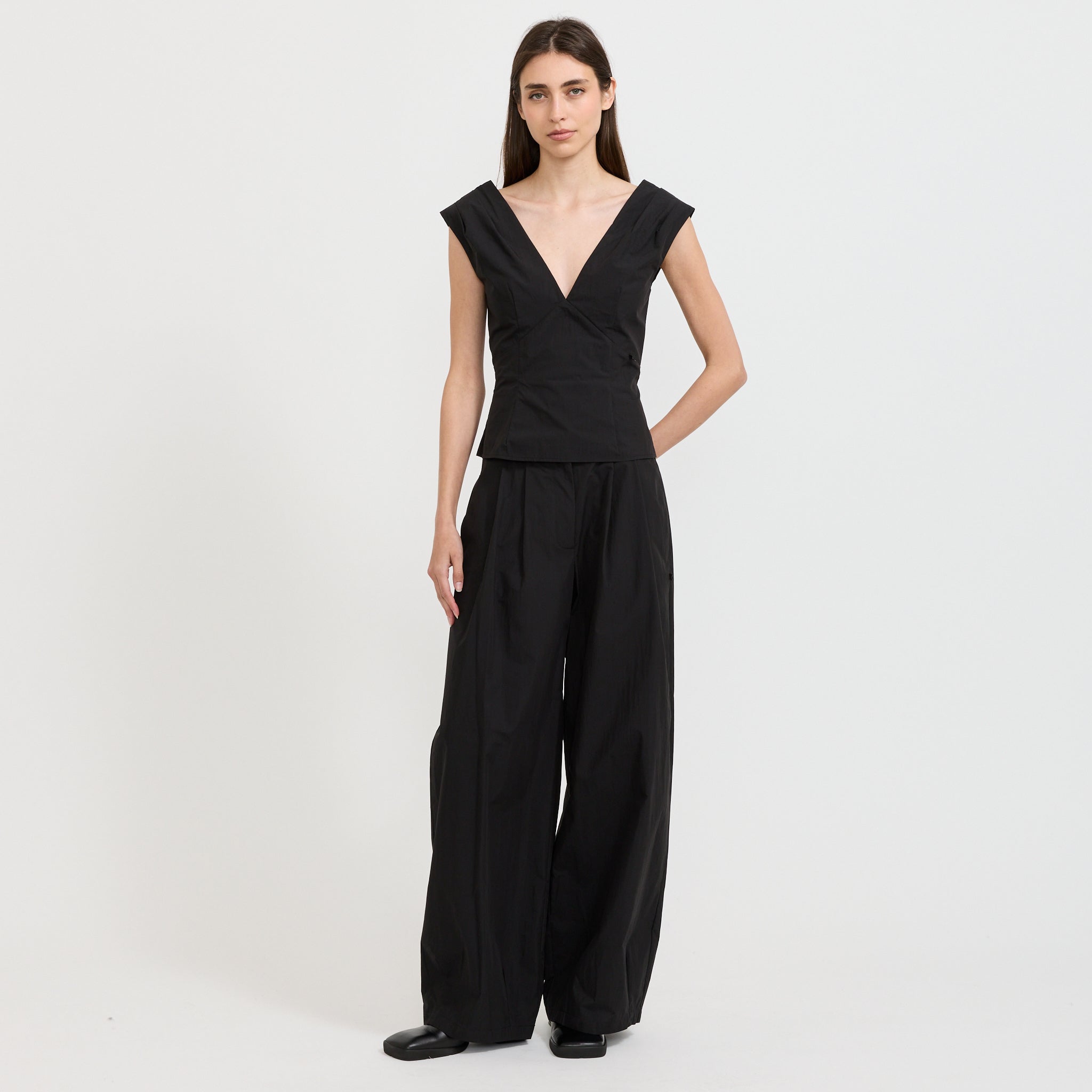 Pond Top Black