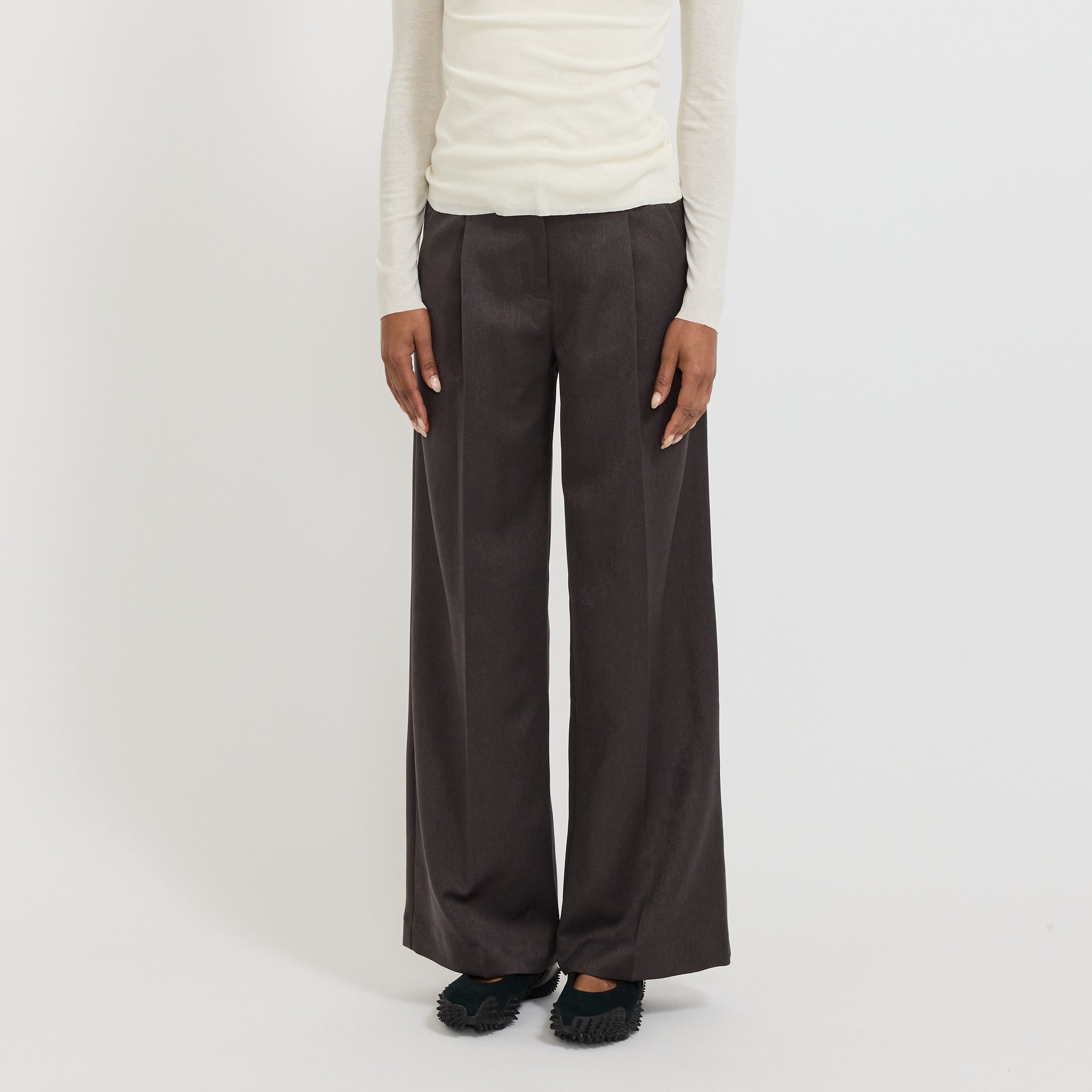 Permanent Vacation | Response Trousers Carbon | Maplestore