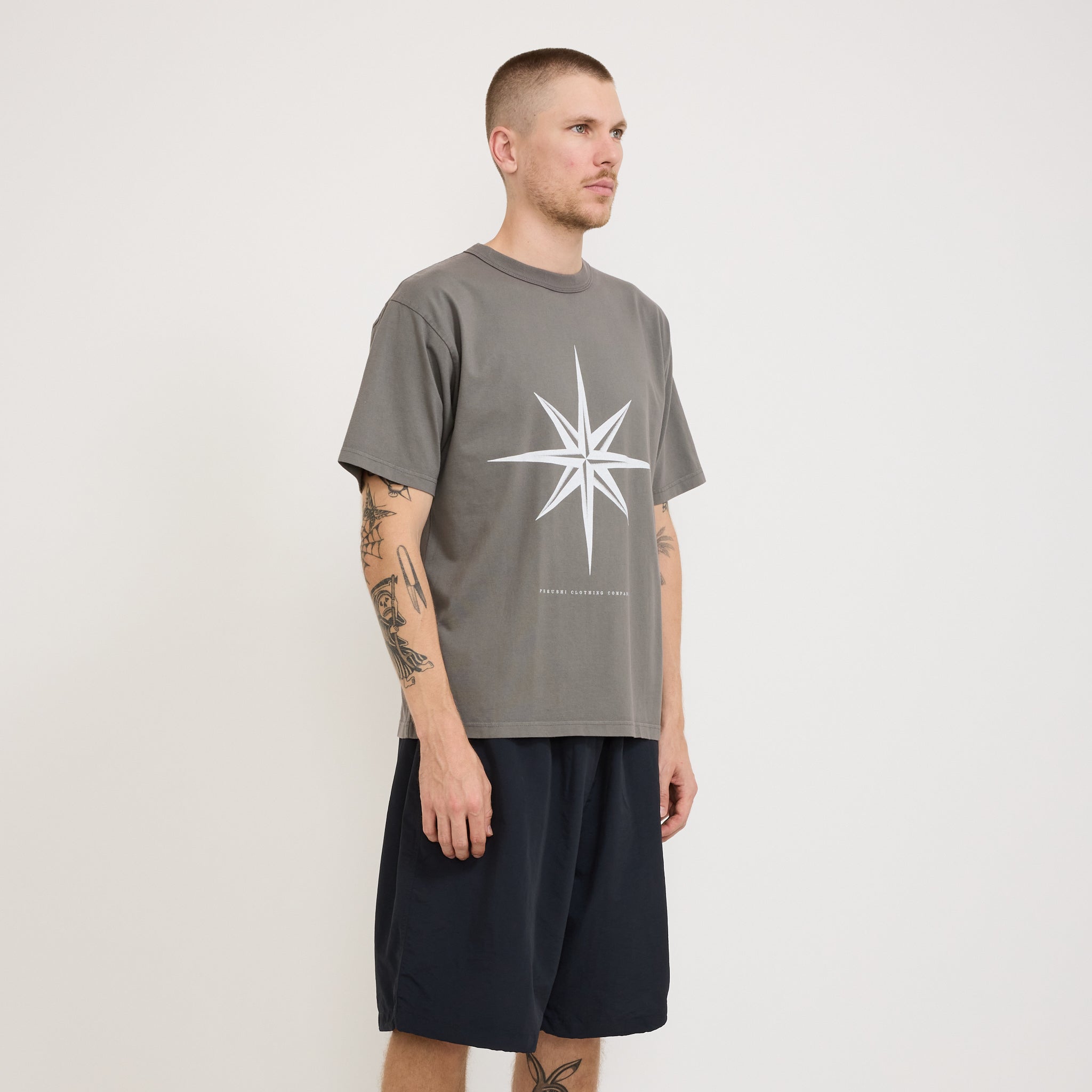 Pseushi | Compass Tee Grey | Maplestore