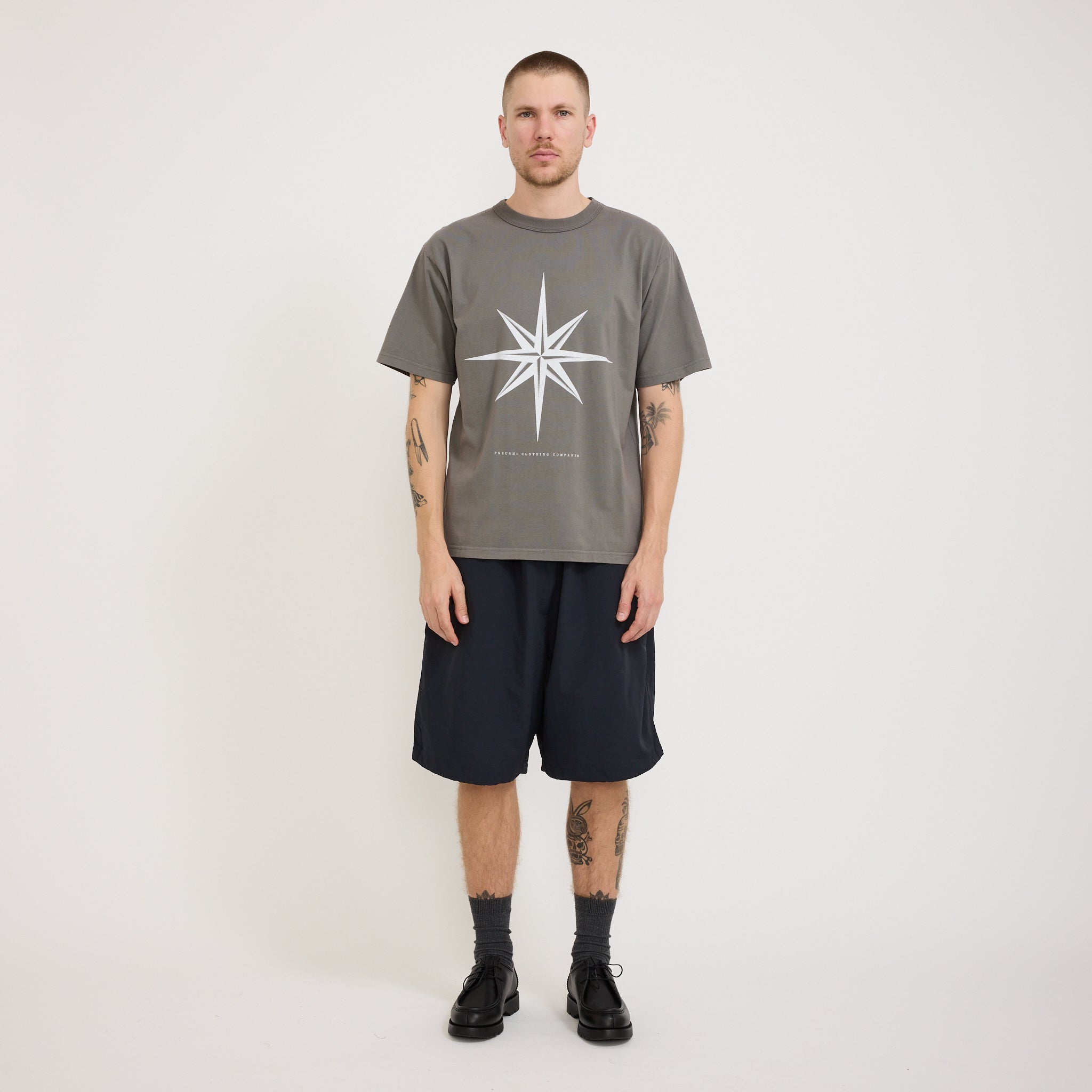 Pseushi | Compass Tee Grey | Maplestore