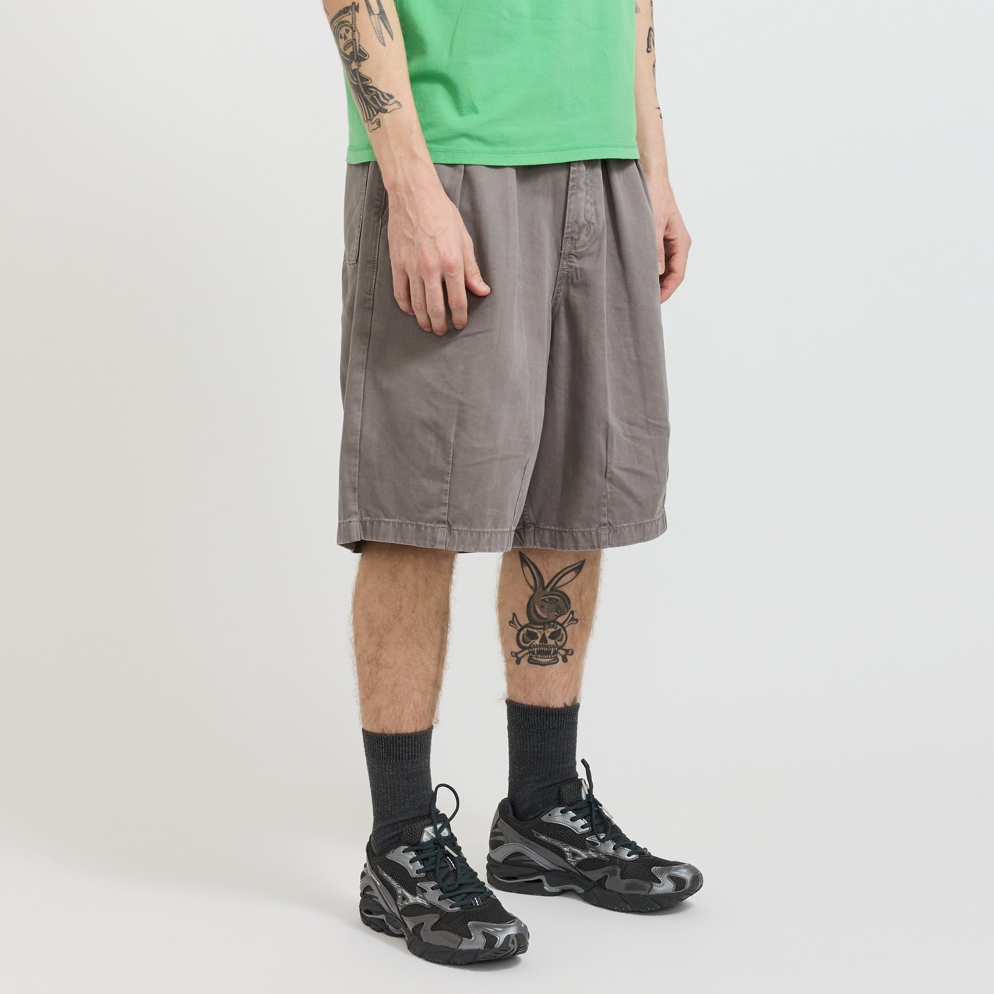 Pseushi | Pleated Balloon Shorts Grey | Maplestore