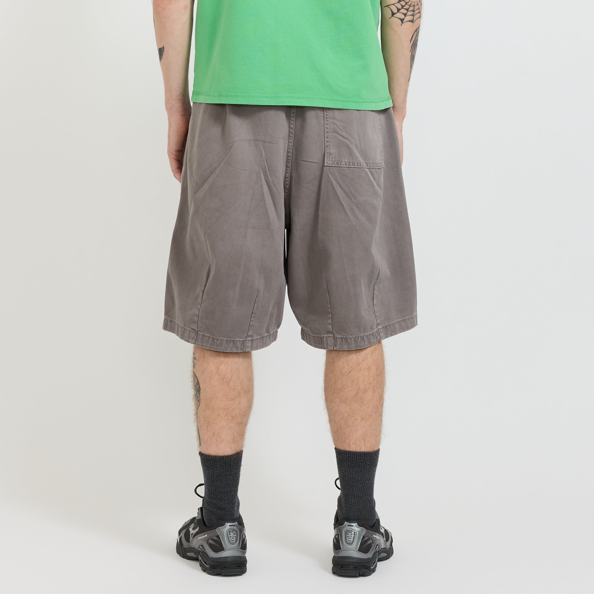Pseushi | Pleated Balloon Shorts Grey | Maplestore