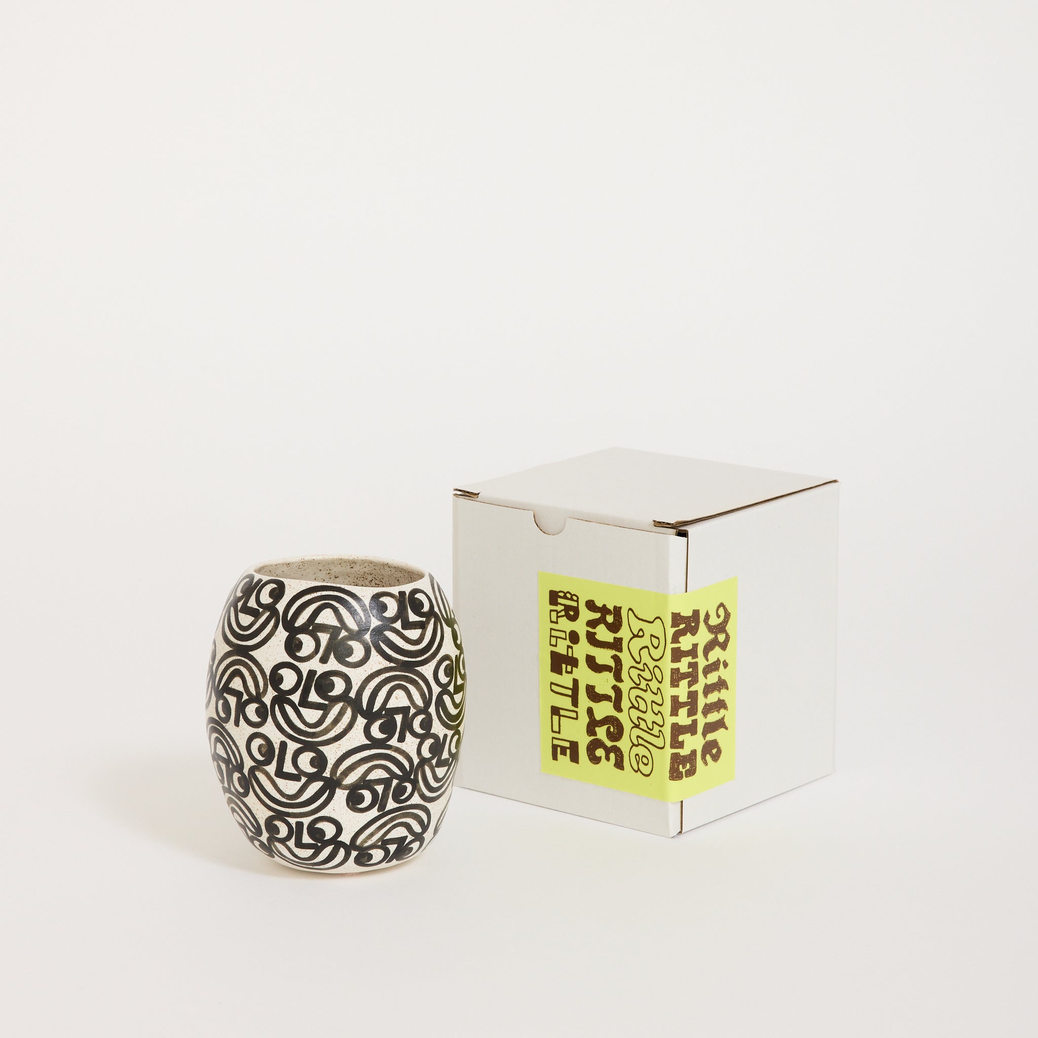 Rittle | Smile Vase | Maplestore